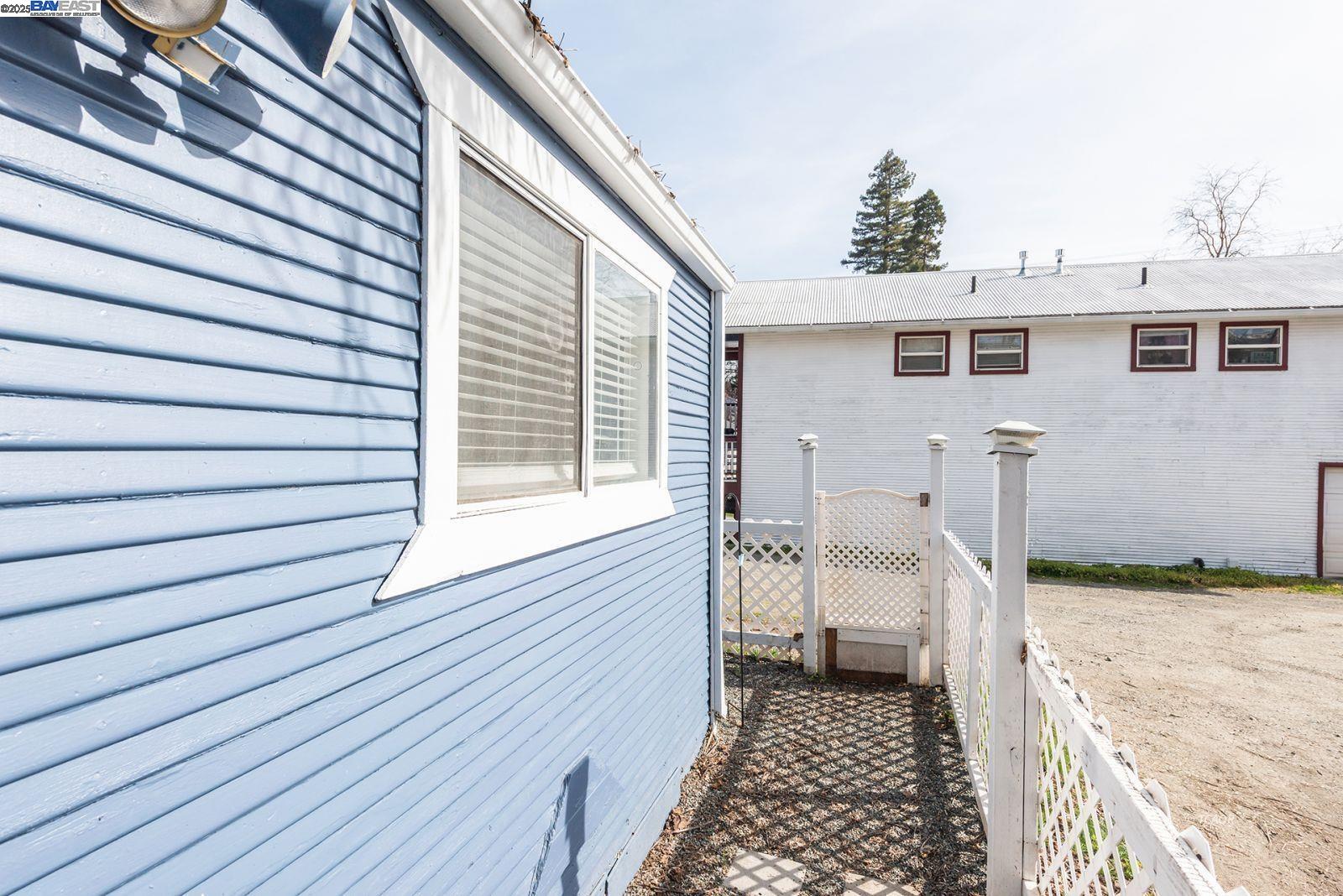 Detail Gallery Image 28 of 50 For 493 Main St., Weaverville,  CA 96093 - 1 Beds | 2/1 Baths