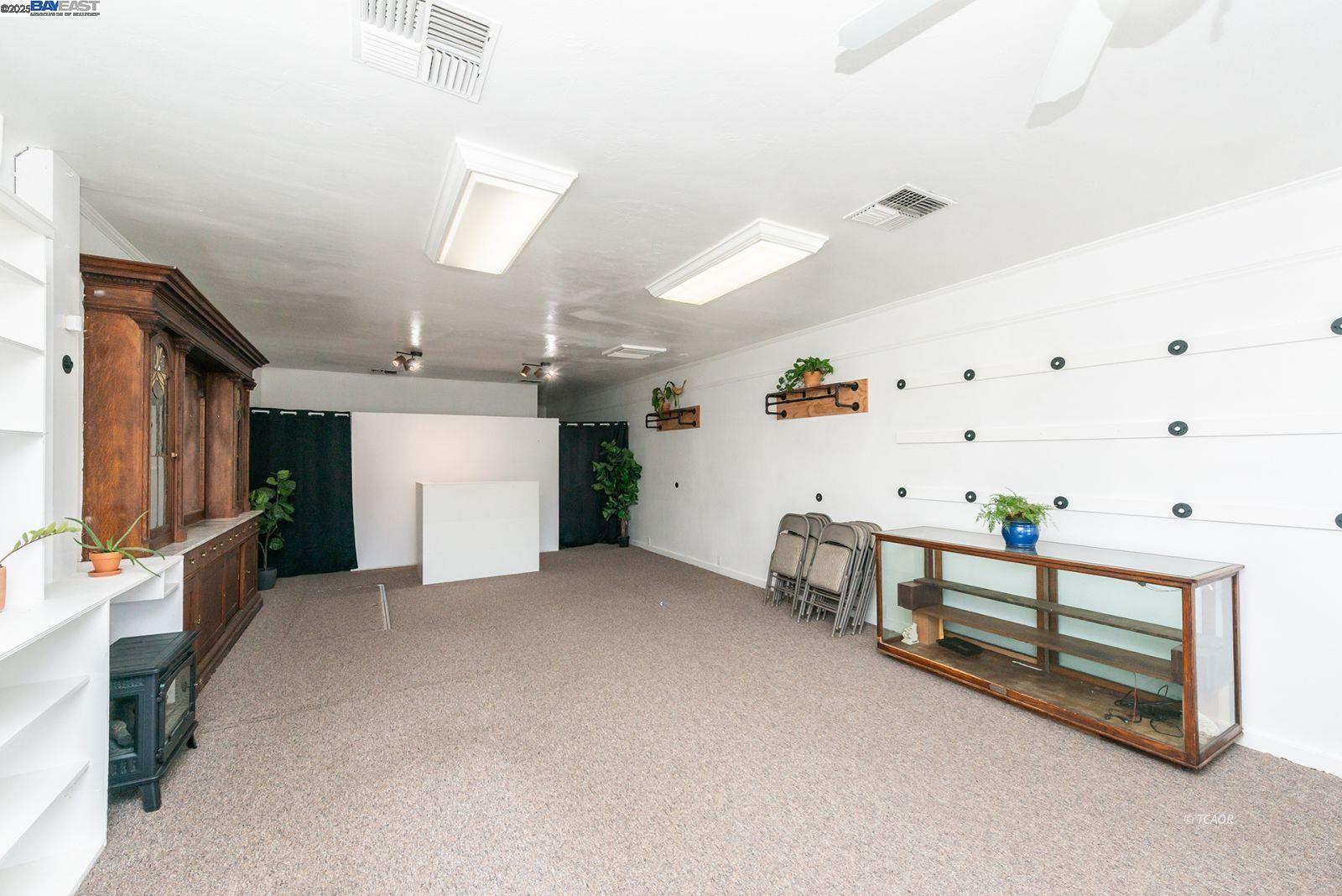 Detail Gallery Image 5 of 50 For 493 Main St., Weaverville,  CA 96093 - 1 Beds | 2/1 Baths