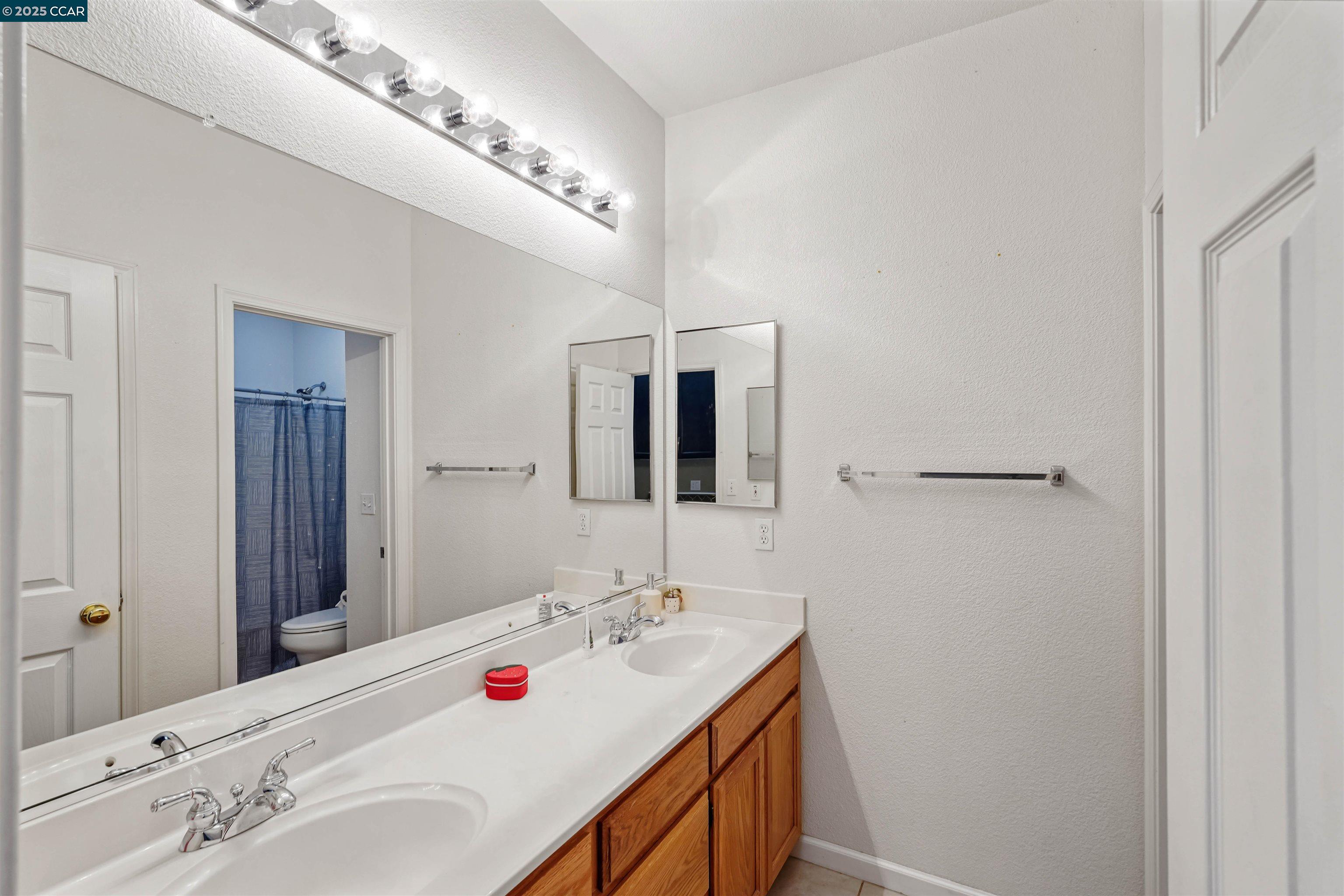 Detail Gallery Image 24 of 47 For 812 Westgate Drive, Vacaville,  CA 95687-7722 - 5 Beds | 3 Baths