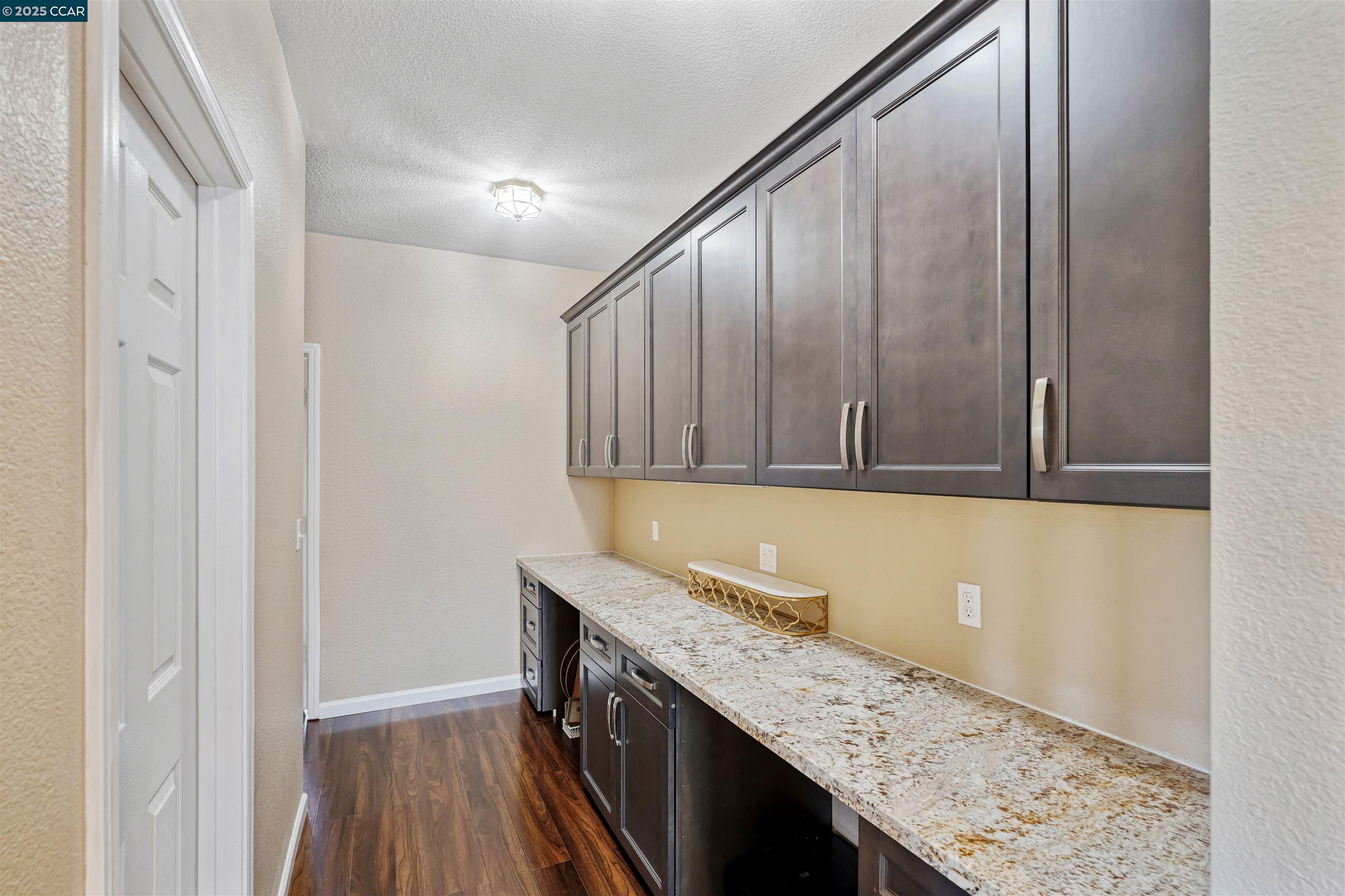 Detail Gallery Image 30 of 47 For 812 Westgate Drive, Vacaville,  CA 95687-7722 - 5 Beds | 3 Baths