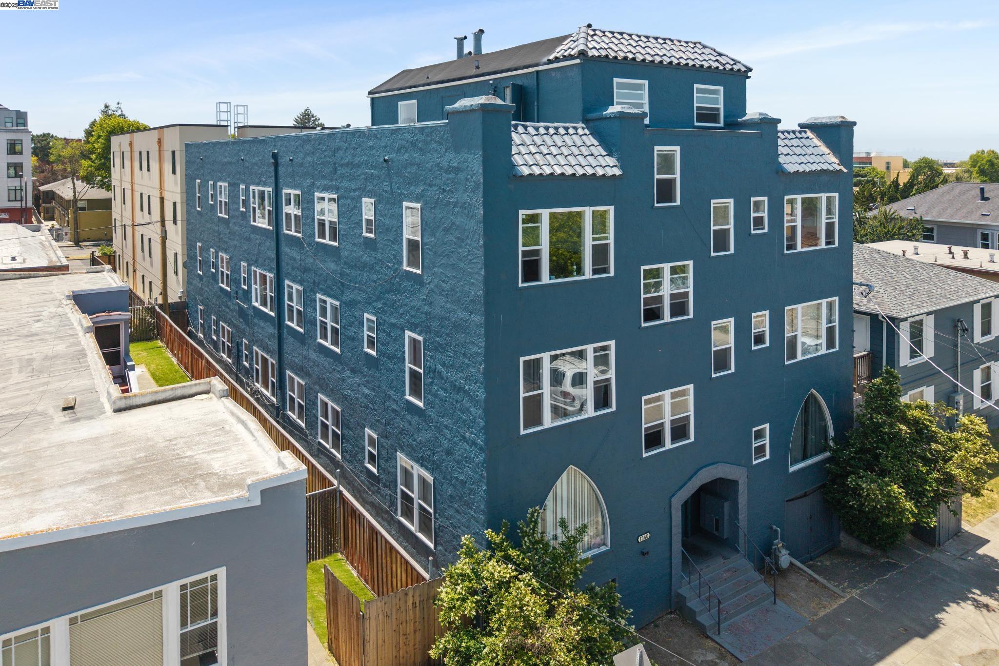 Detail Gallery Image 2 of 39 For 1360 Berkeley Way, Berkeley,  CA 94702 - – Beds | – Baths