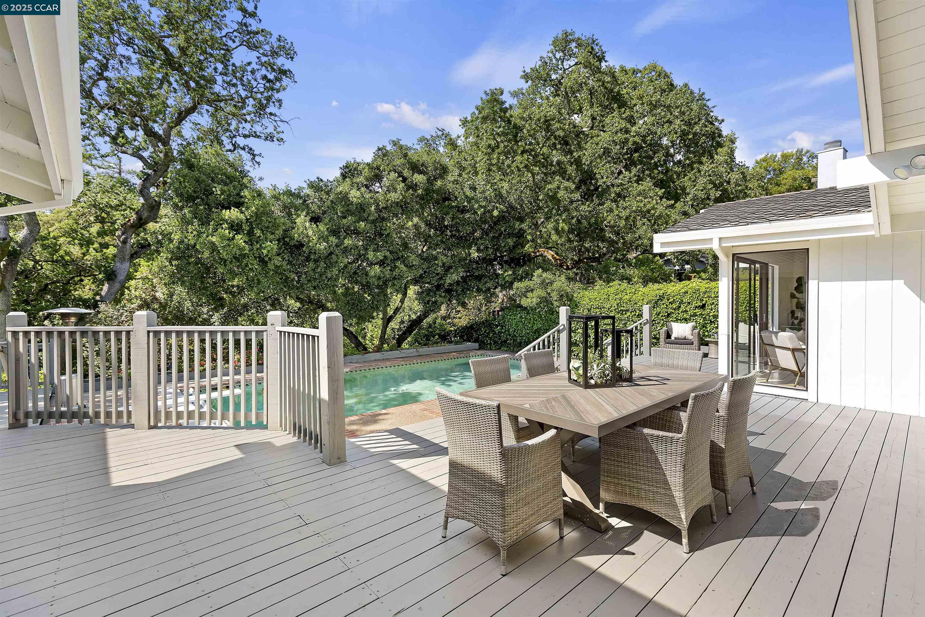 Detail Gallery Image 17 of 49 For 25 Acacia Dr, Orinda,  CA 94563 - 5 Beds | 3/1 Baths
