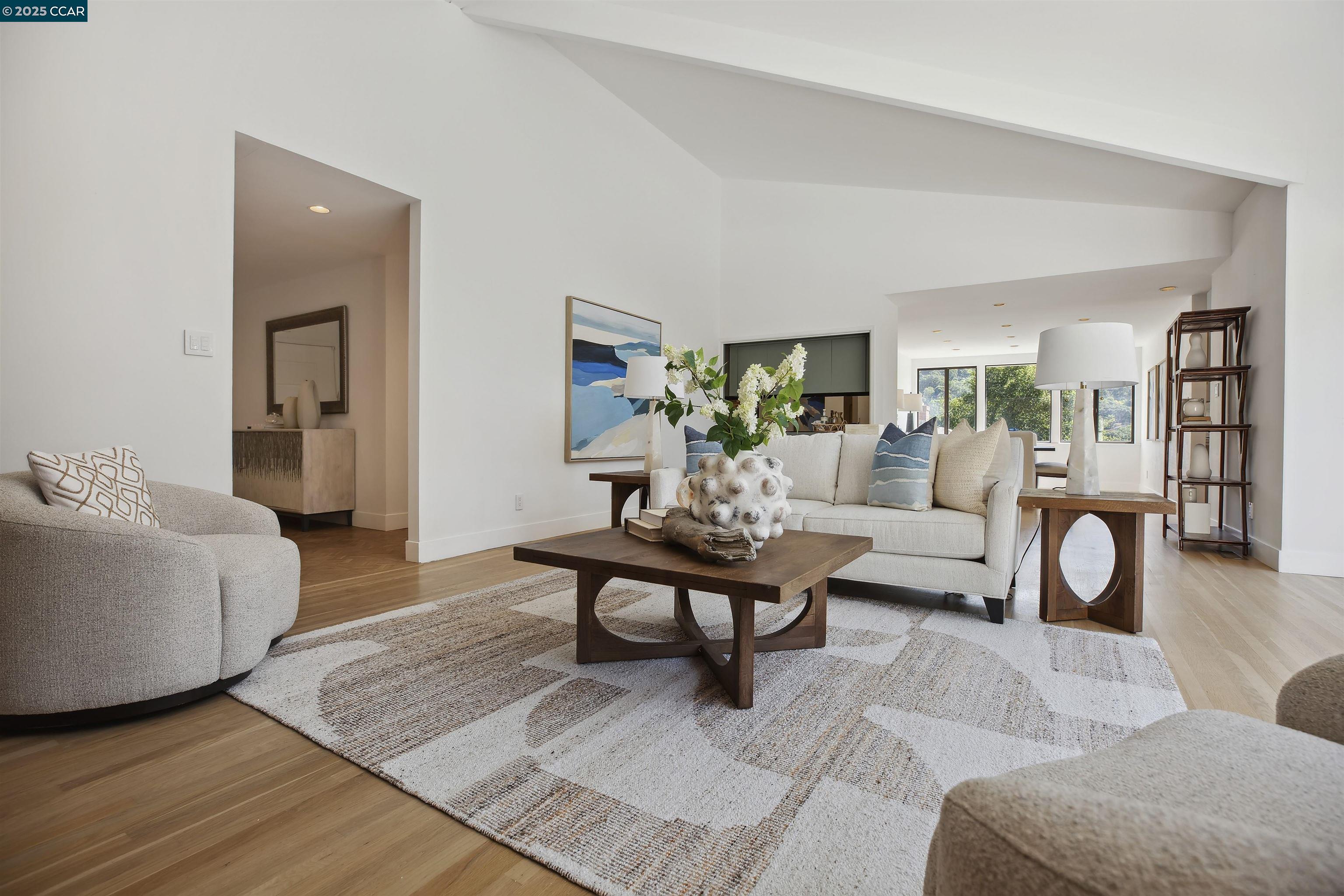 Detail Gallery Image 19 of 49 For 25 Acacia Dr, Orinda,  CA 94563 - 5 Beds | 3/1 Baths