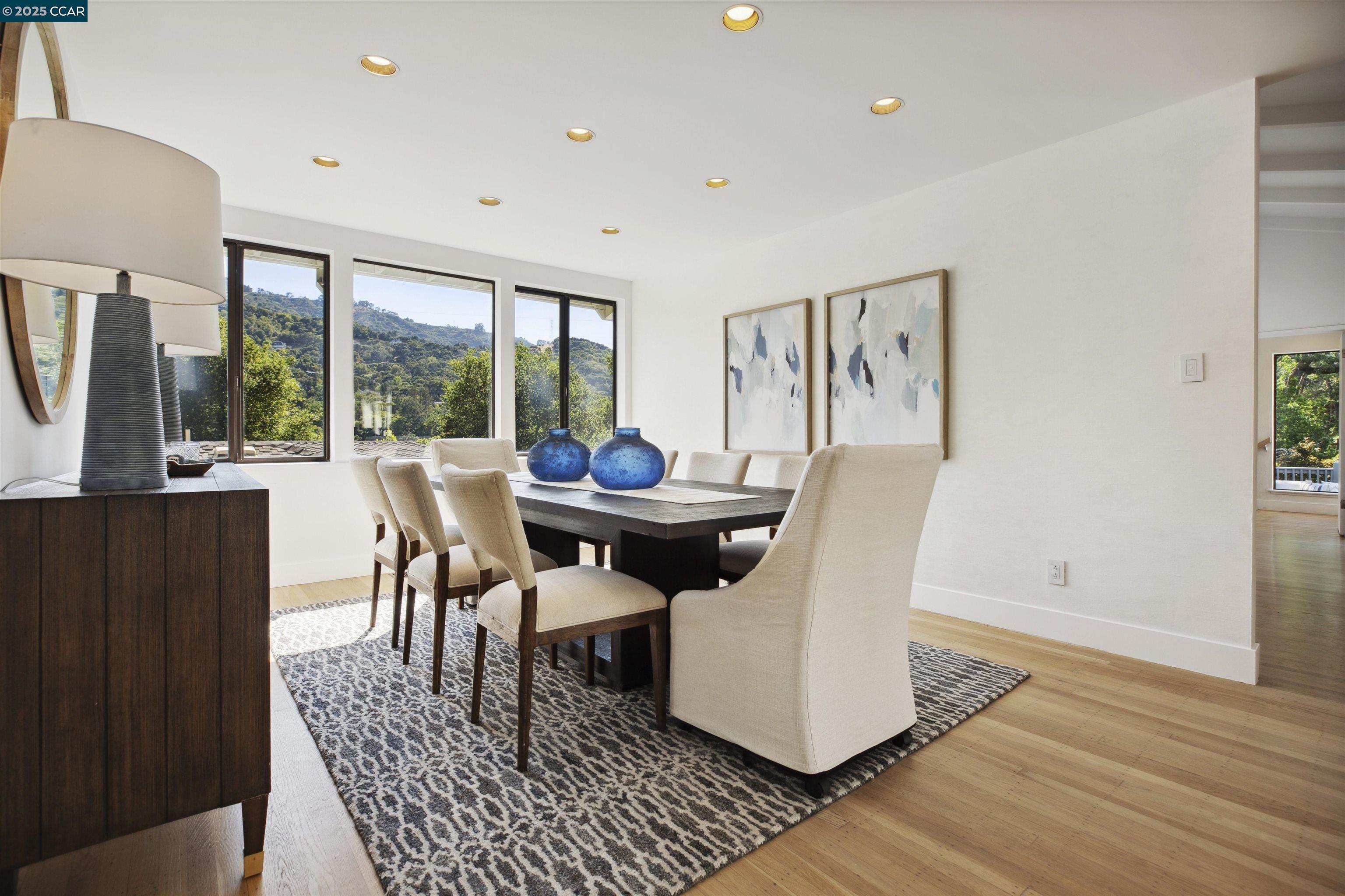 Detail Gallery Image 22 of 49 For 25 Acacia Dr, Orinda,  CA 94563 - 5 Beds | 3/1 Baths