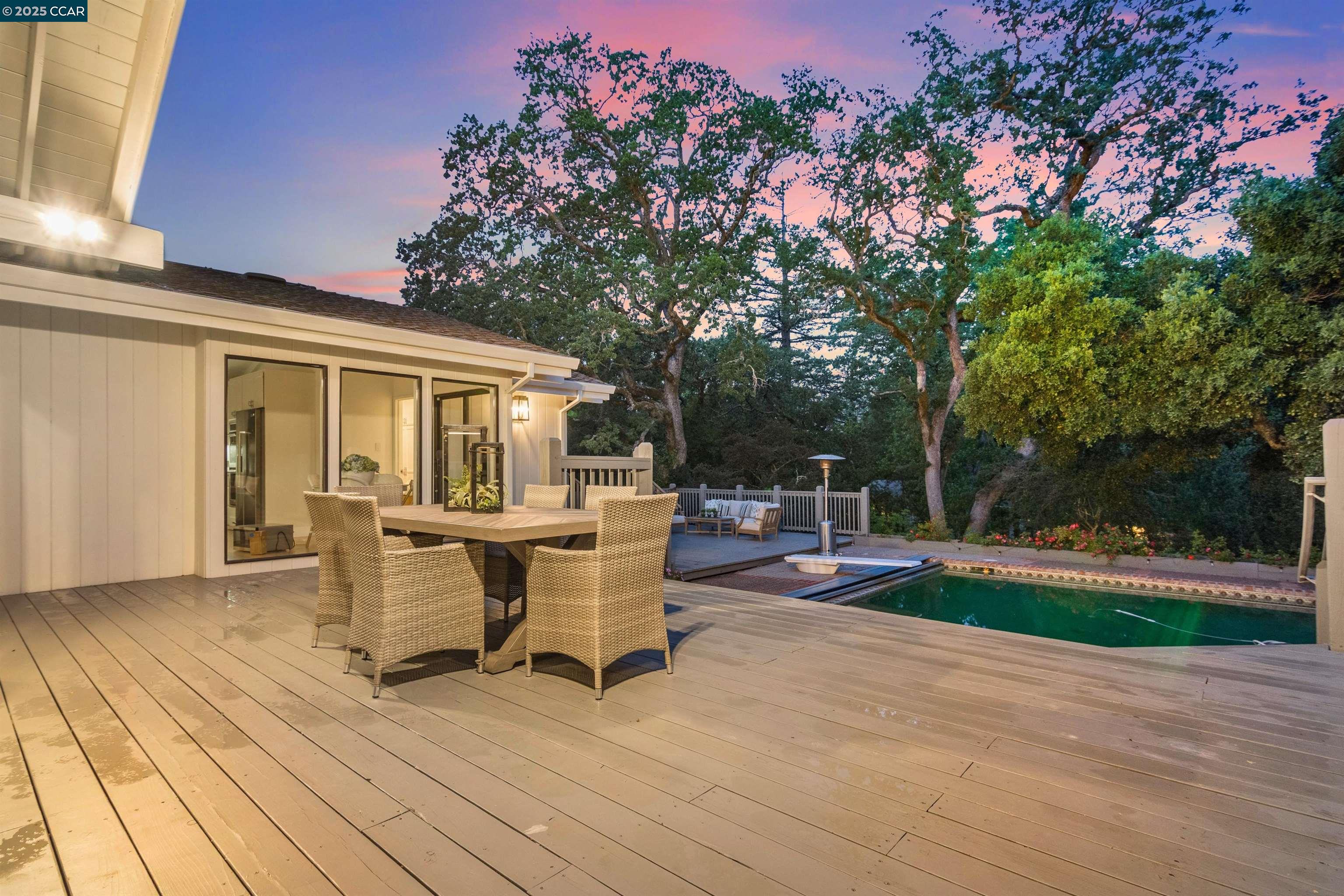 Detail Gallery Image 5 of 49 For 25 Acacia Dr, Orinda,  CA 94563 - 5 Beds | 3/1 Baths