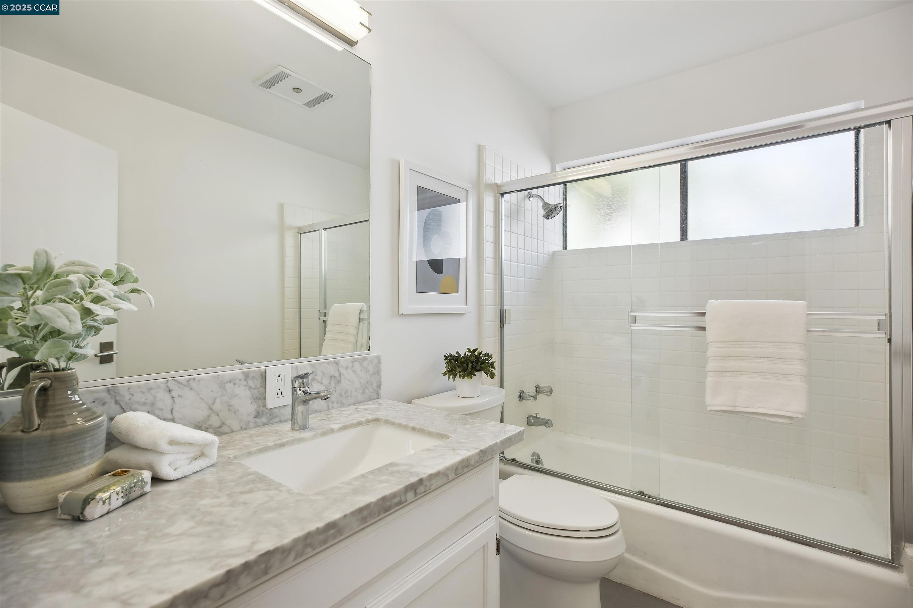 Detail Gallery Image 42 of 49 For 25 Acacia Dr, Orinda,  CA 94563 - 5 Beds | 3/1 Baths