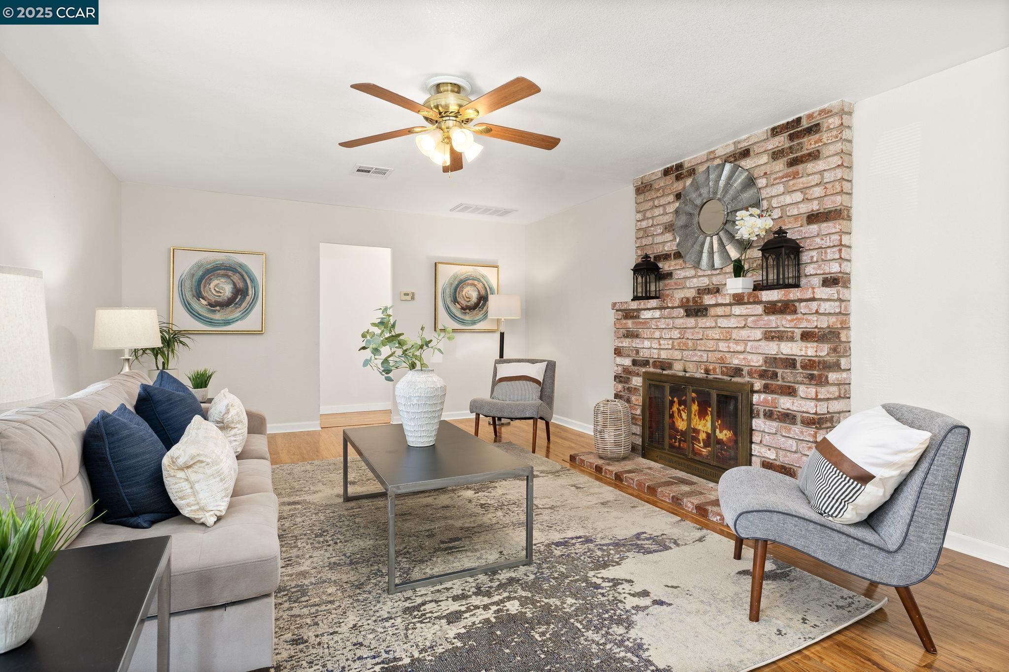 Detail Gallery Image 2 of 24 For 1590 3rd Ave, Walnut Creek,  CA 94597 - 4 Beds | 3 Baths