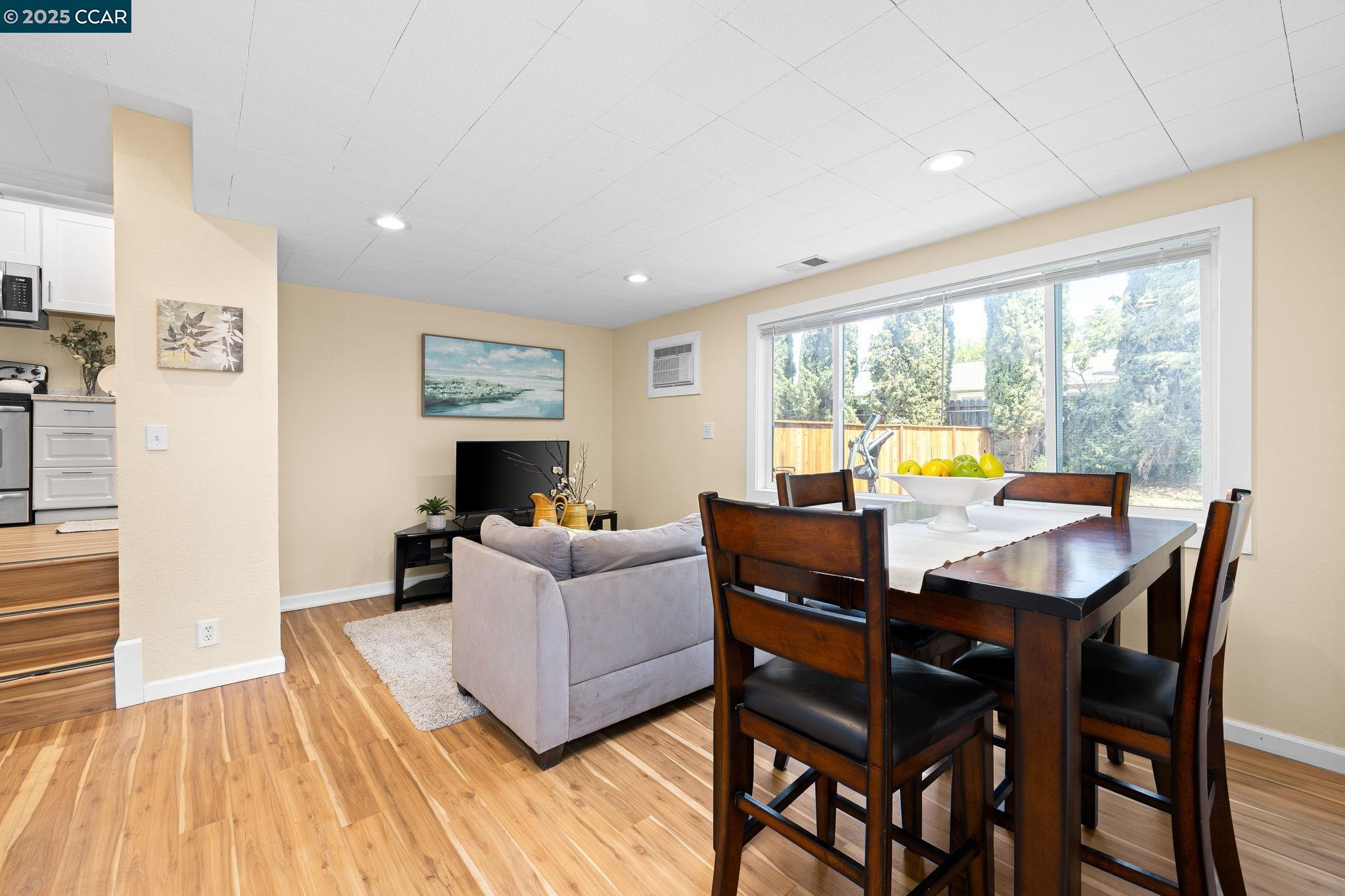 Detail Gallery Image 13 of 24 For 1590 3rd Ave, Walnut Creek,  CA 94597 - 4 Beds | 3 Baths