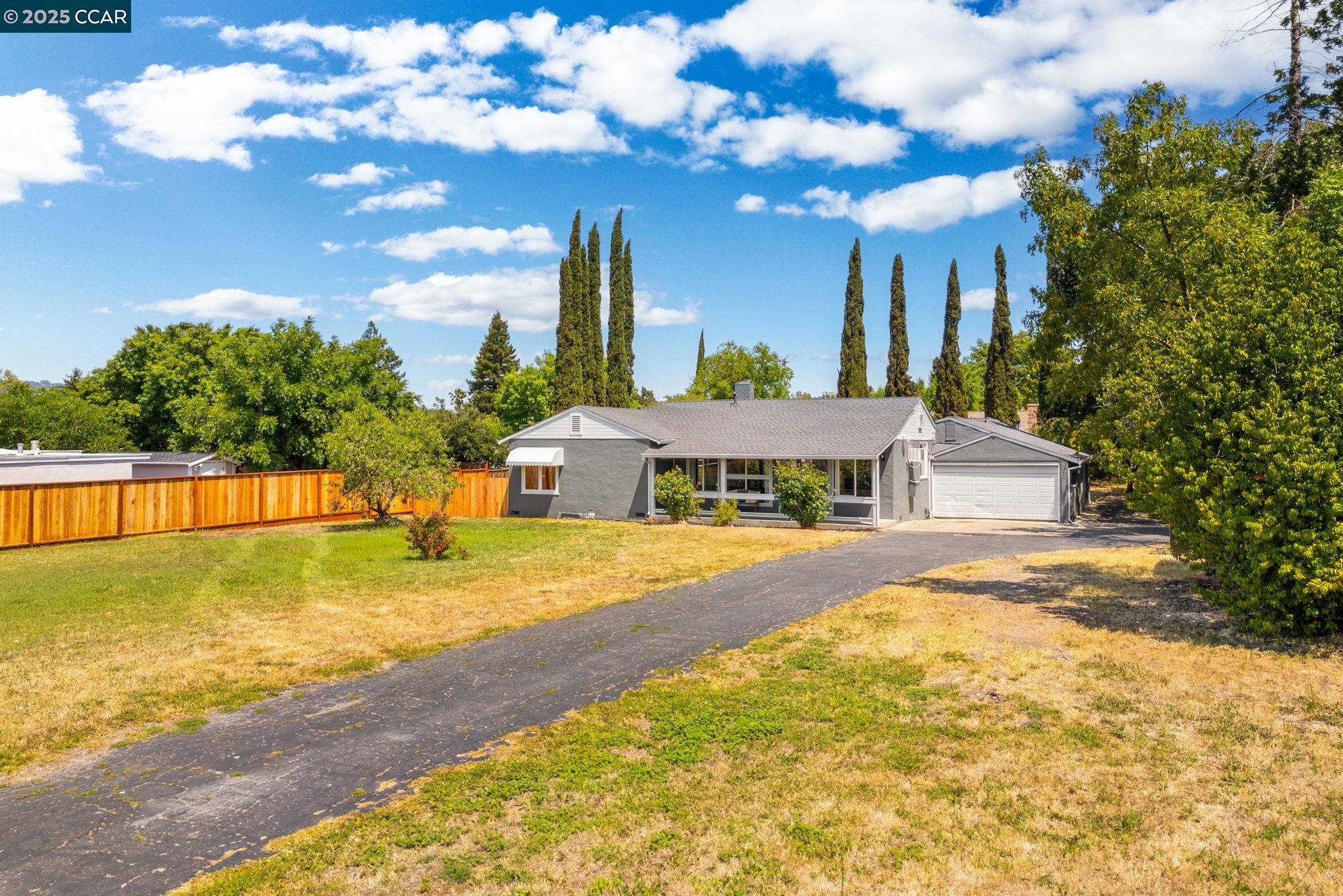 Detail Gallery Image 20 of 24 For 1590 3rd Ave, Walnut Creek,  CA 94597 - 4 Beds | 3 Baths