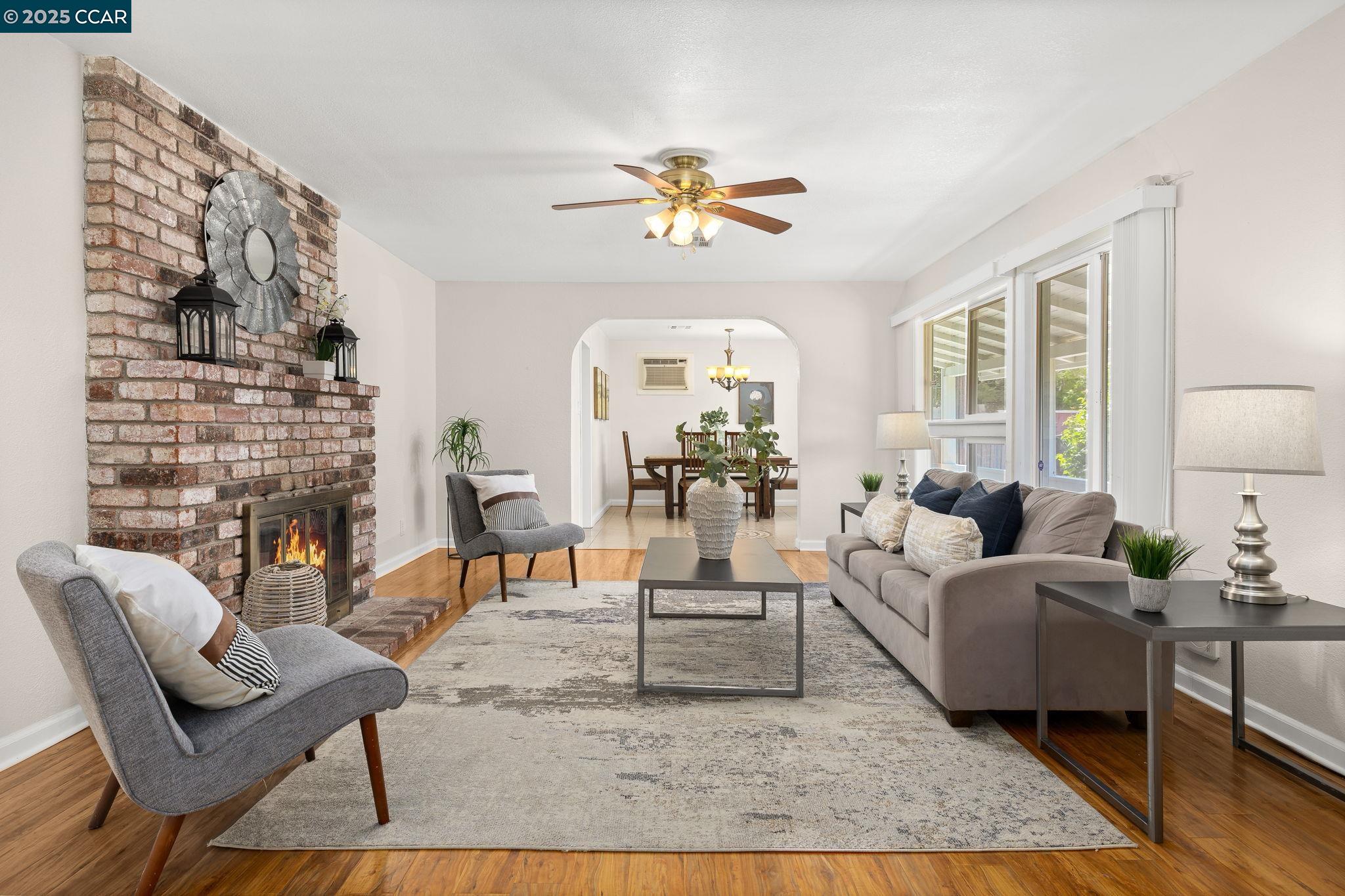 Detail Gallery Image 3 of 24 For 1590 3rd Ave, Walnut Creek,  CA 94597 - 4 Beds | 3 Baths
