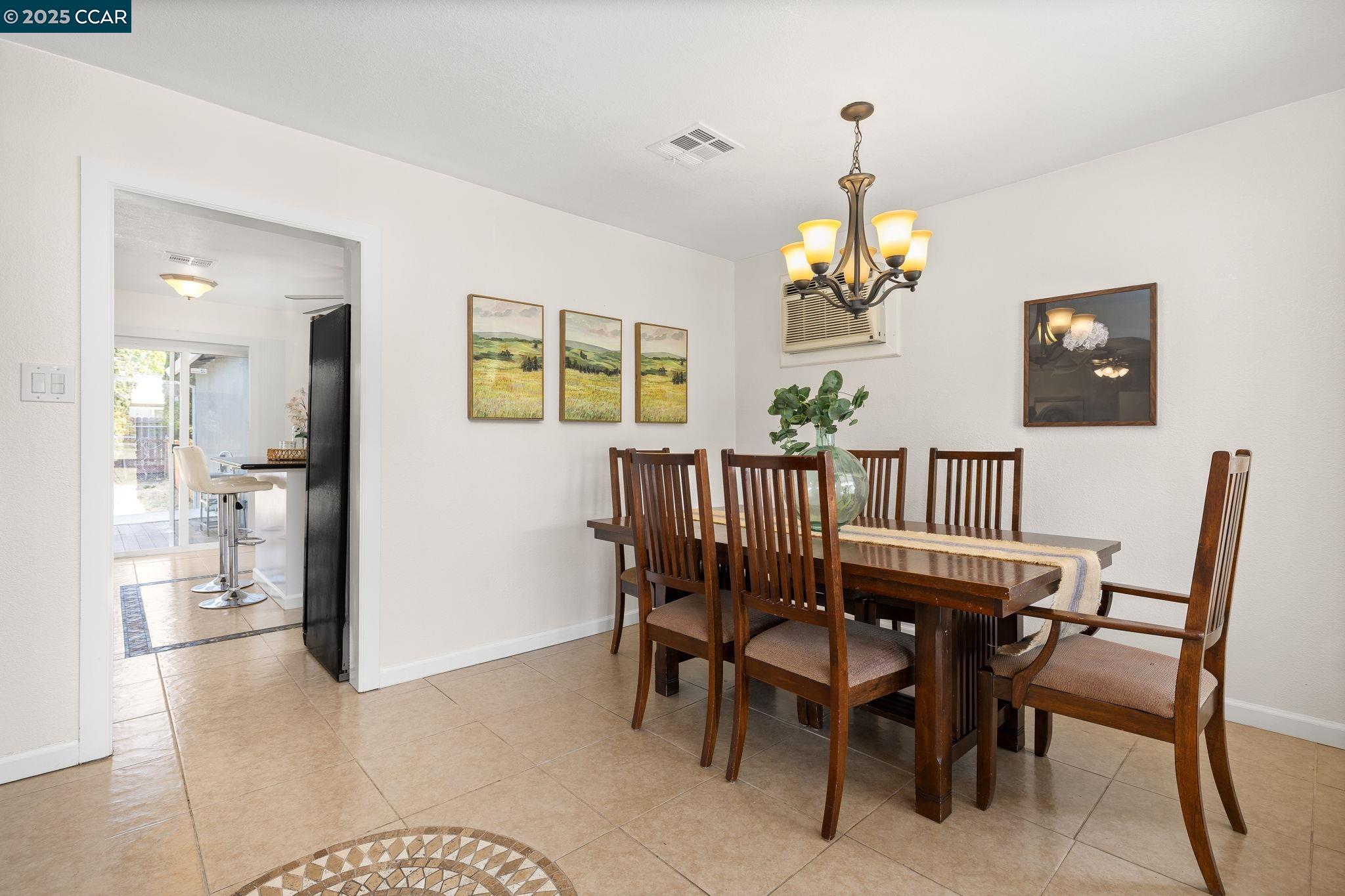 Detail Gallery Image 4 of 24 For 1590 3rd Ave, Walnut Creek,  CA 94597 - 4 Beds | 3 Baths