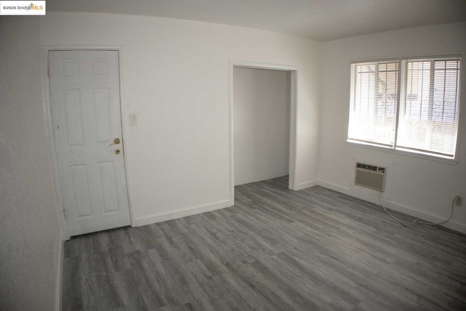Detail Gallery Image 16 of 22 For 6921 Flora St, Oakland,  CA 94621 - – Beds | – Baths