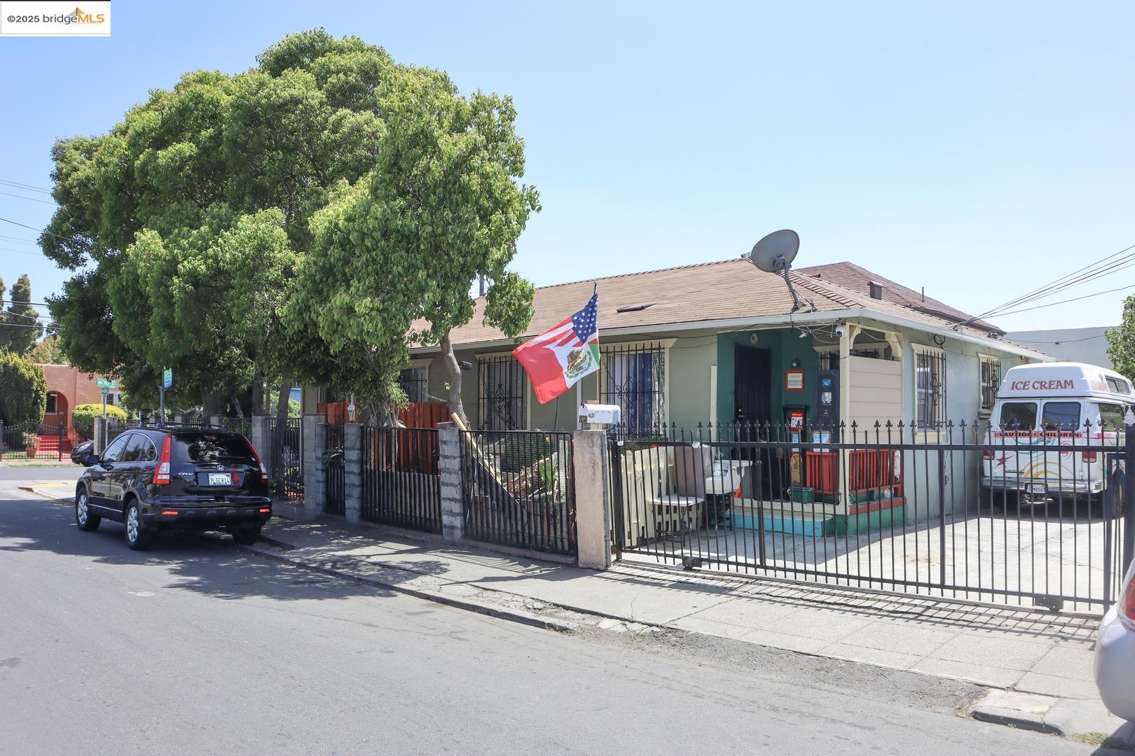 Detail Gallery Image 5 of 22 For 6921 Flora St, Oakland,  CA 94621 - – Beds | – Baths