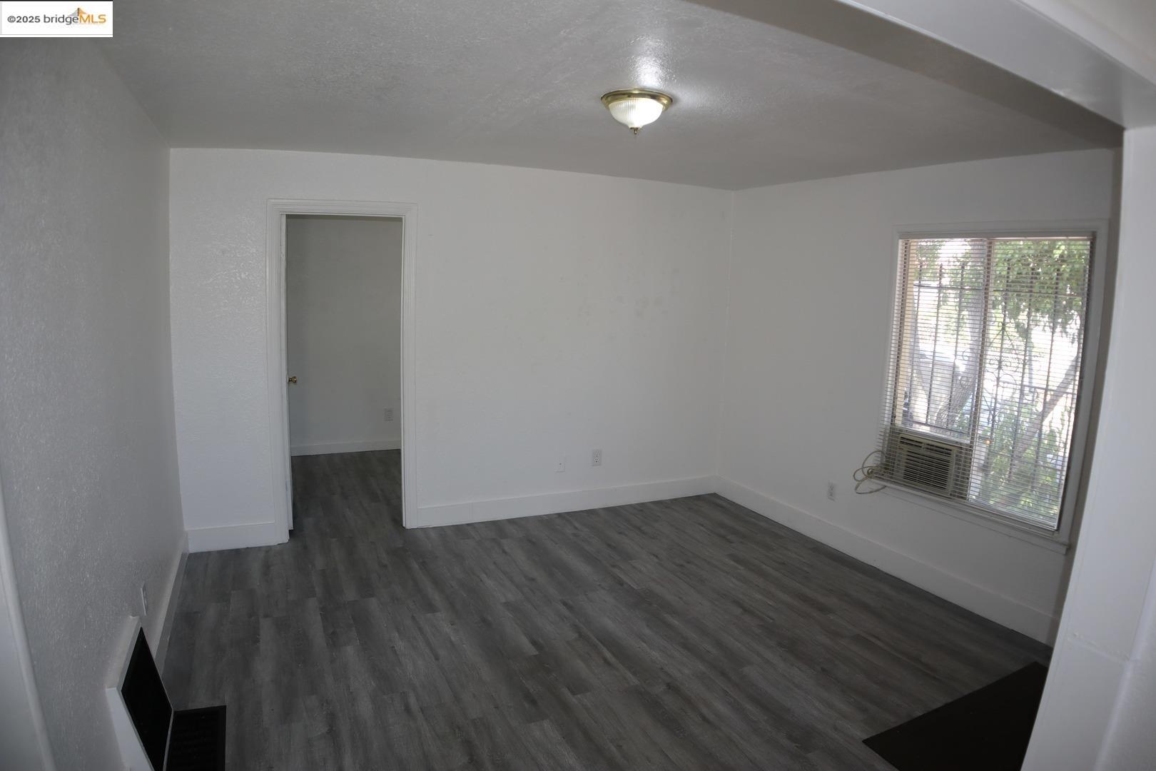 Detail Gallery Image 8 of 22 For 6921 Flora St, Oakland,  CA 94621 - – Beds | – Baths