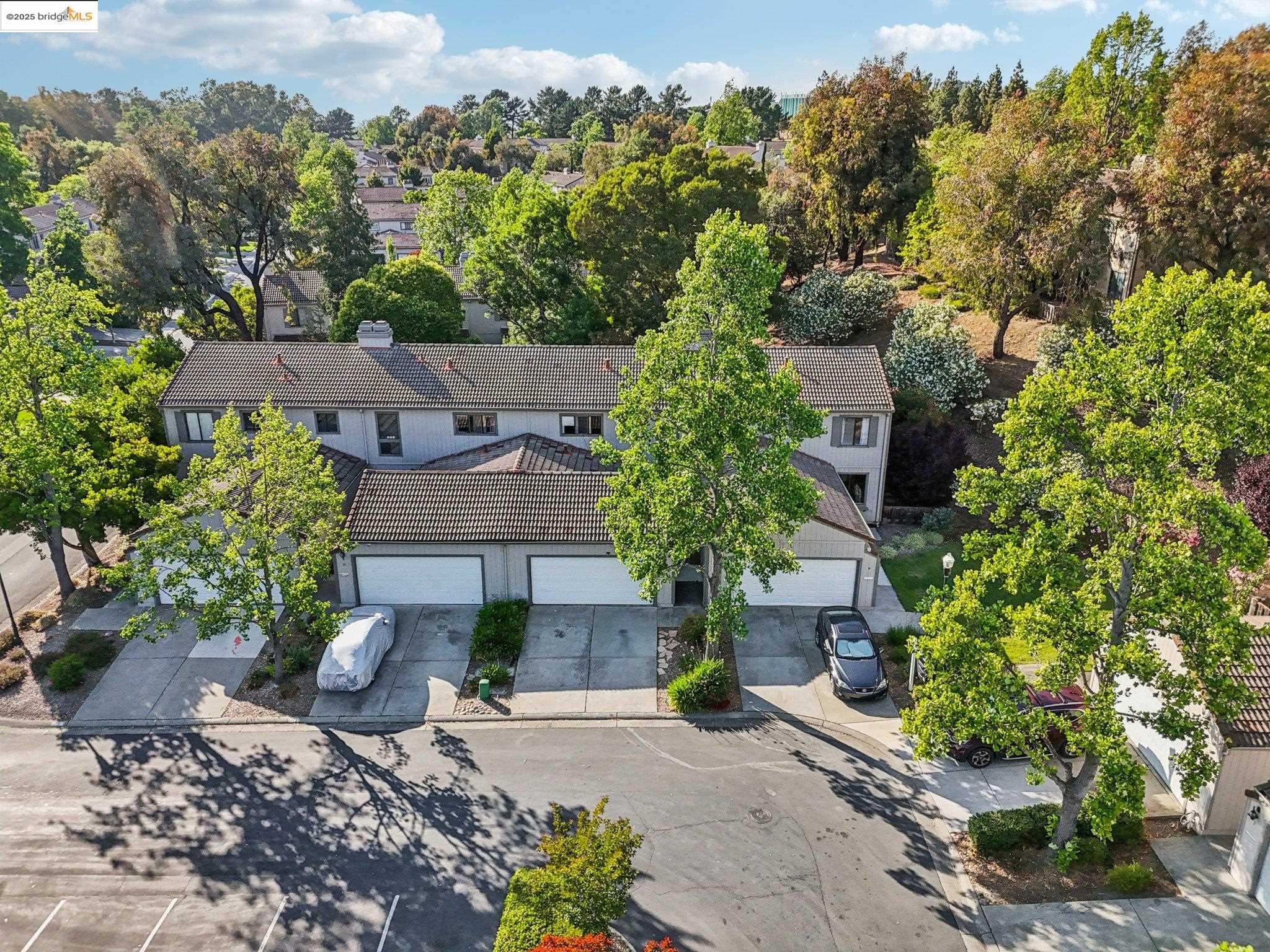 MLS: 41100784 Condo For Sale