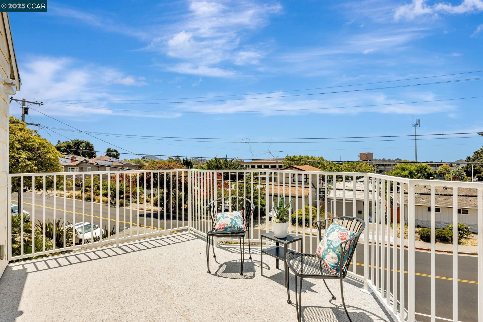 Detail Gallery Image 20 of 48 For 6607 Cutting Blvd, El Cerrito,  CA 94530 - 5 Beds | 4 Baths