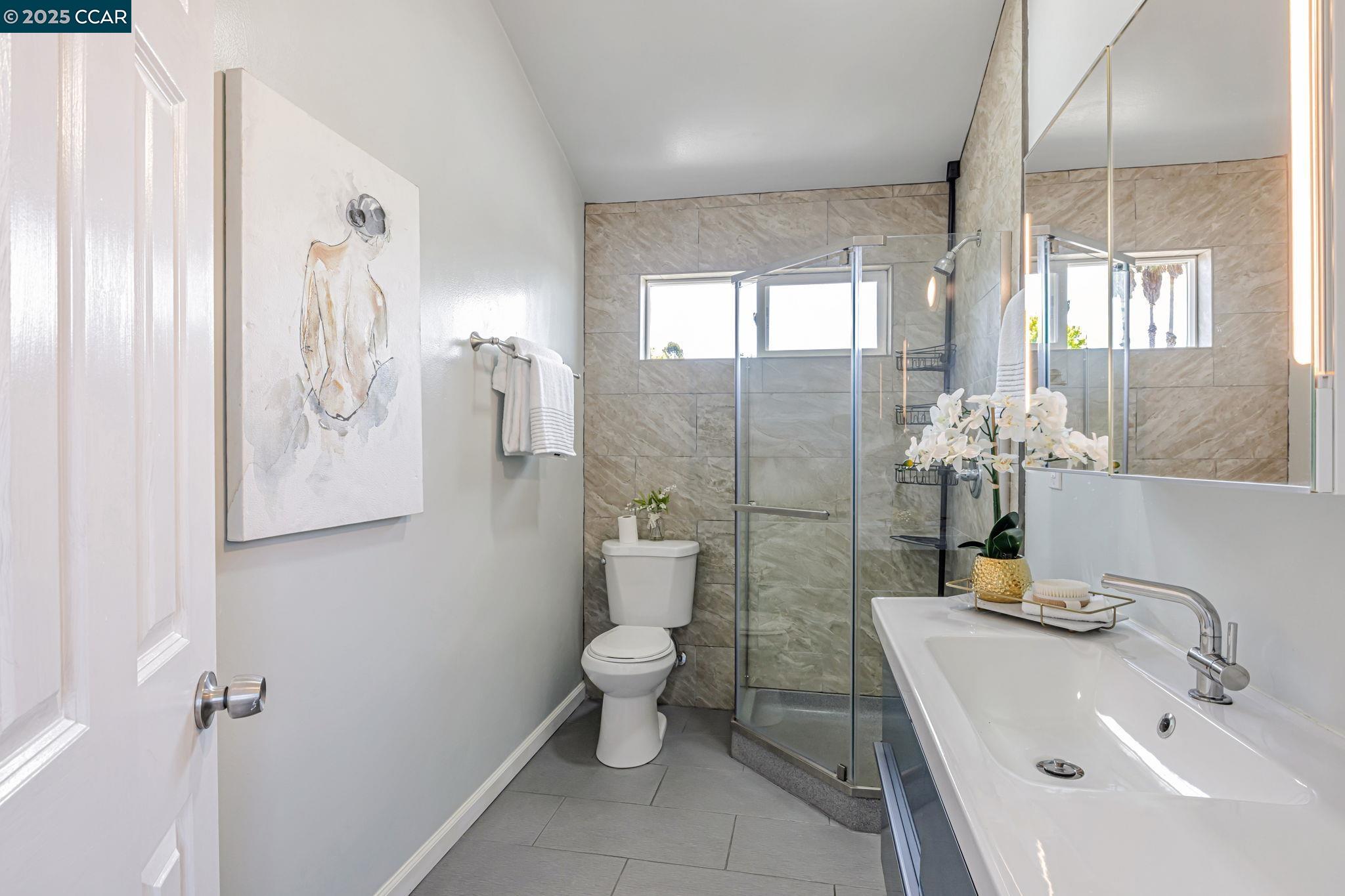 Detail Gallery Image 10 of 48 For 6607 Cutting Blvd, El Cerrito,  CA 94530 - 5 Beds | 4 Baths