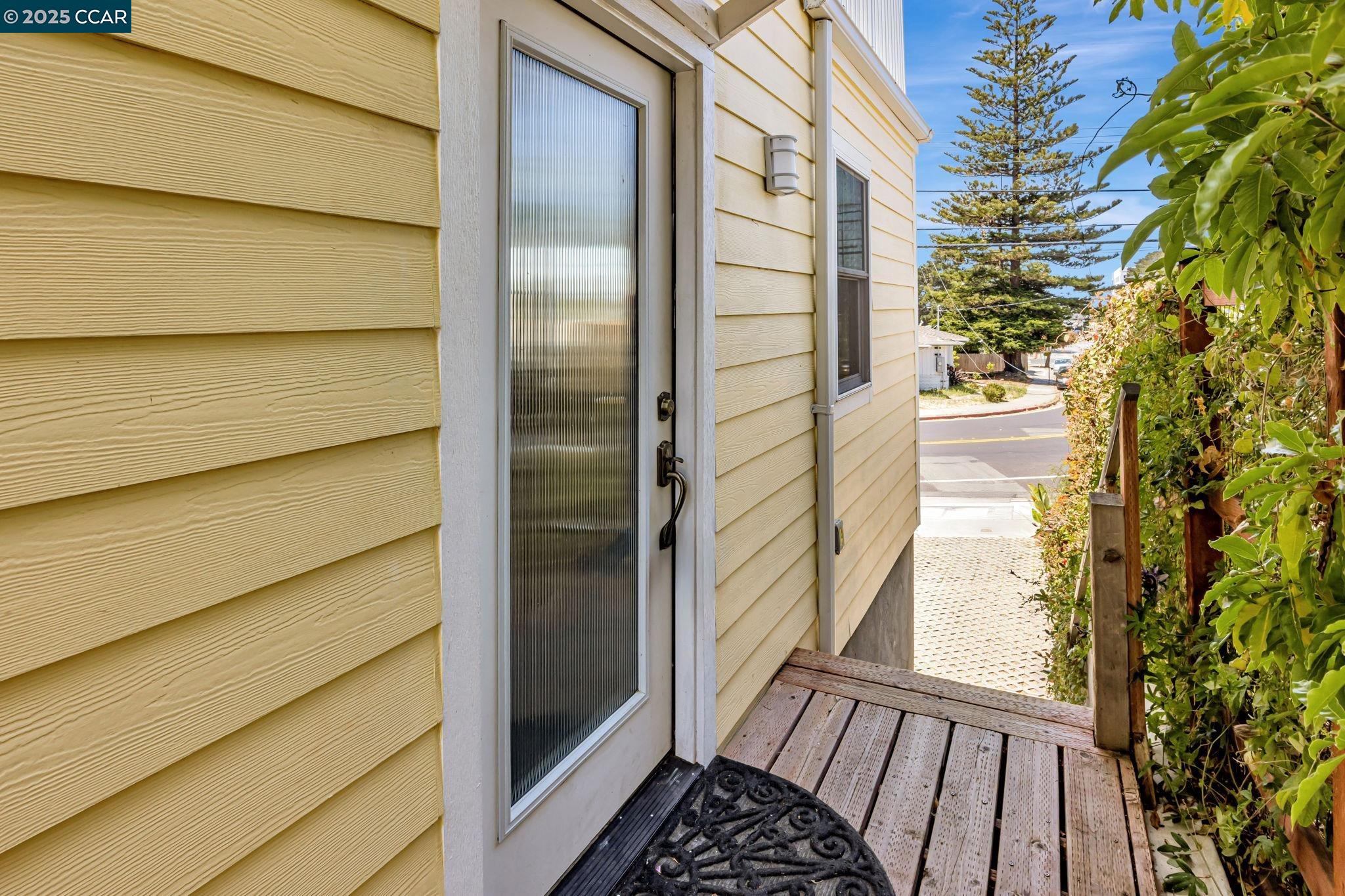 Detail Gallery Image 3 of 51 For 6607 Cutting Blvd, El Cerrito,  CA 94530 - – Beds | – Baths