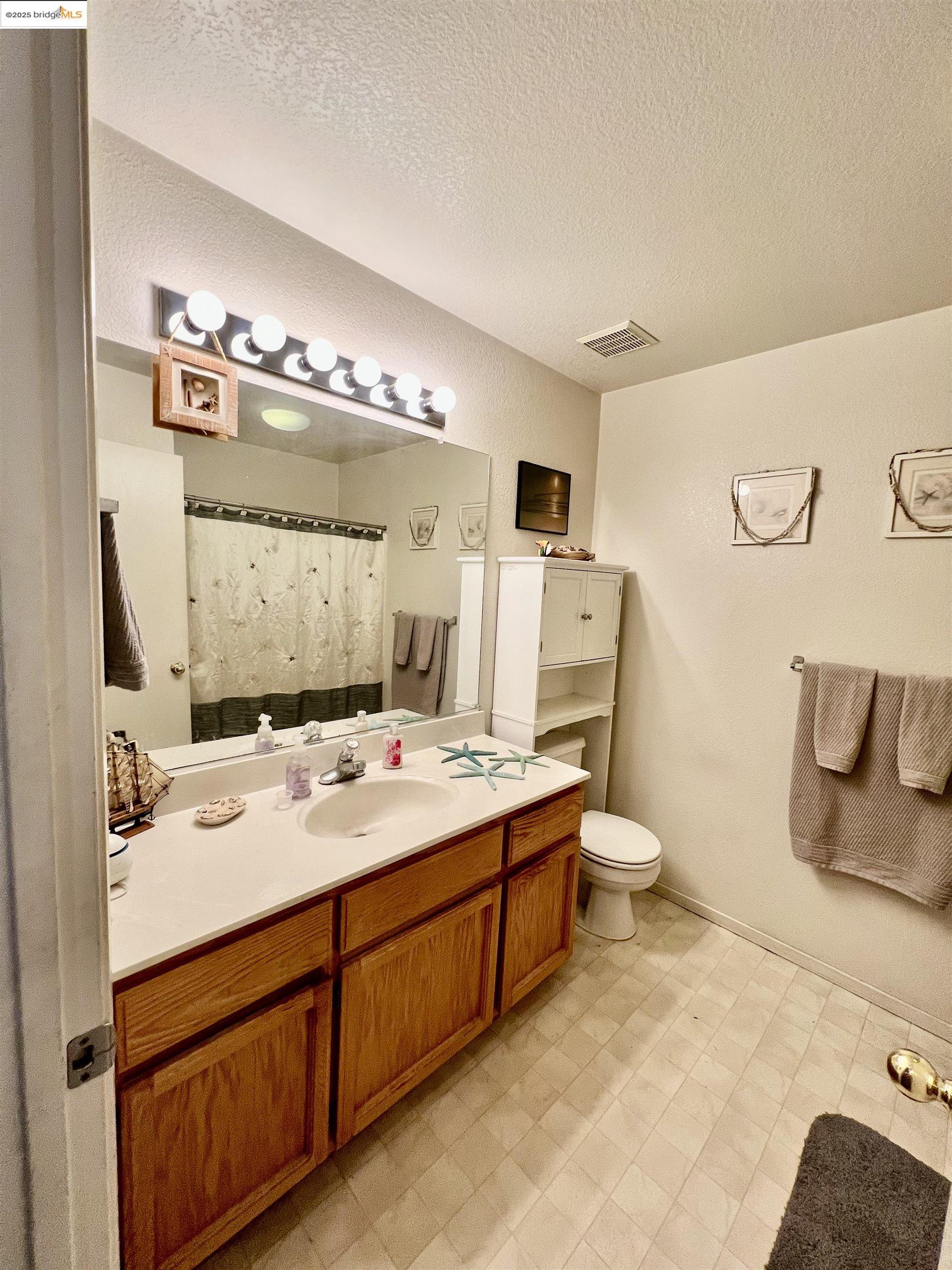 Detail Gallery Image 14 of 22 For 1908 Gordon Verner Cir, Stockton,  CA 95206 - 3 Beds | 2 Baths