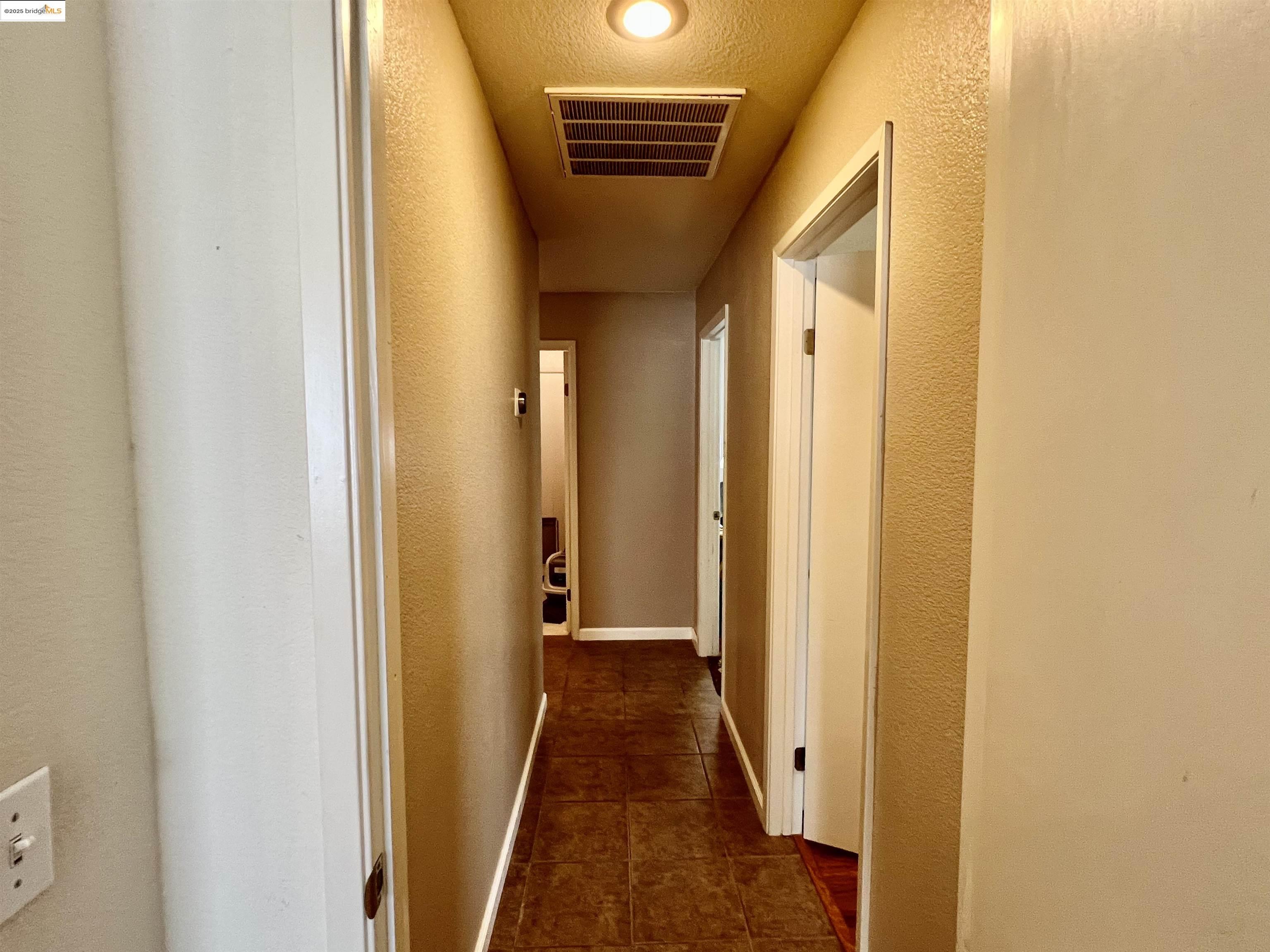 Detail Gallery Image 10 of 22 For 1908 Gordon Verner Cir, Stockton,  CA 95206 - 3 Beds | 2 Baths