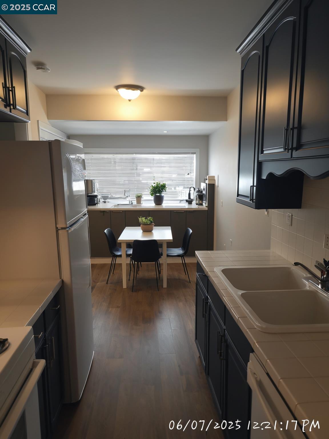 Photo #3: 41100800 Listing 