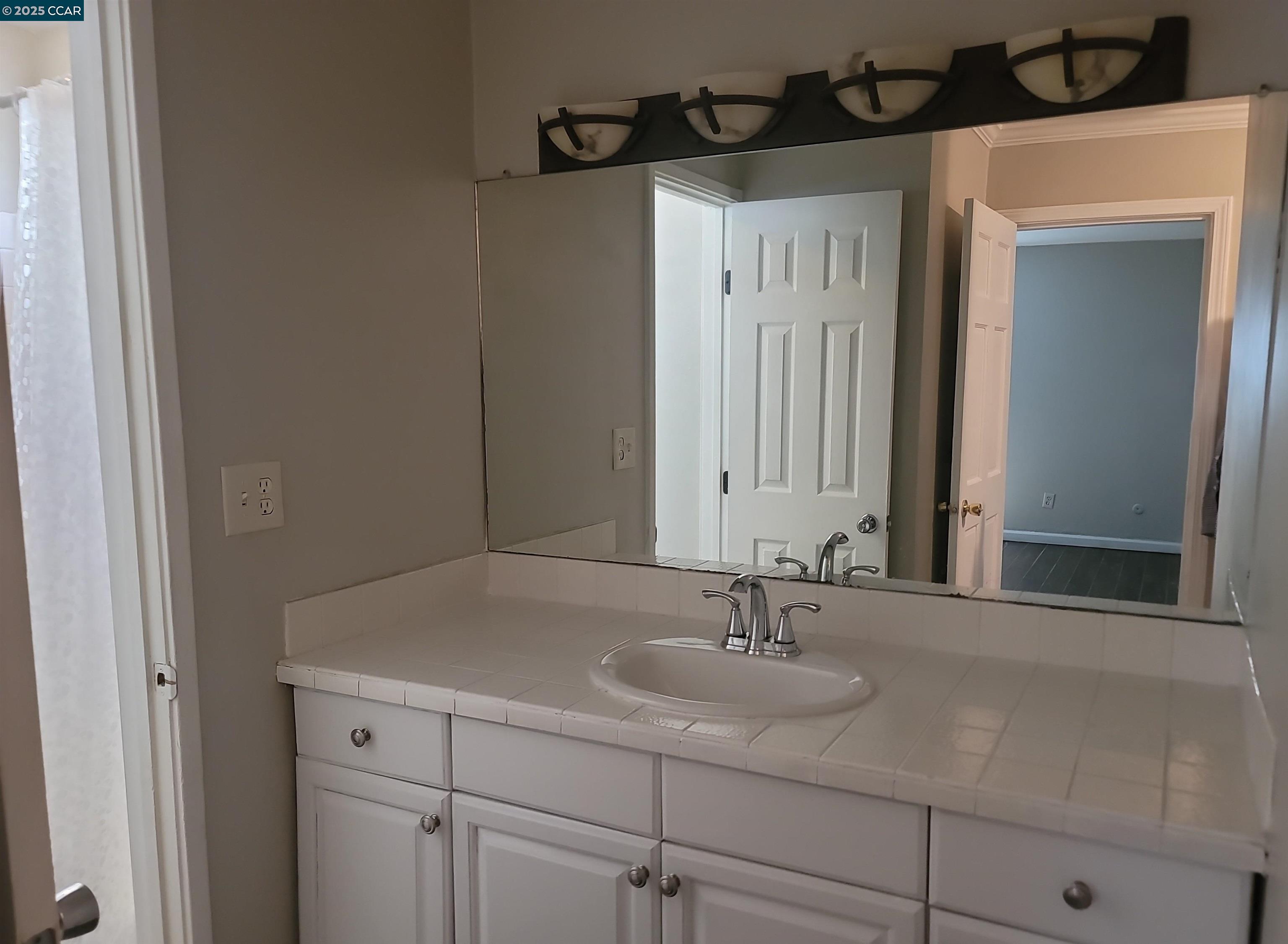 Photo #5: 41100800 Listing: Photo #5