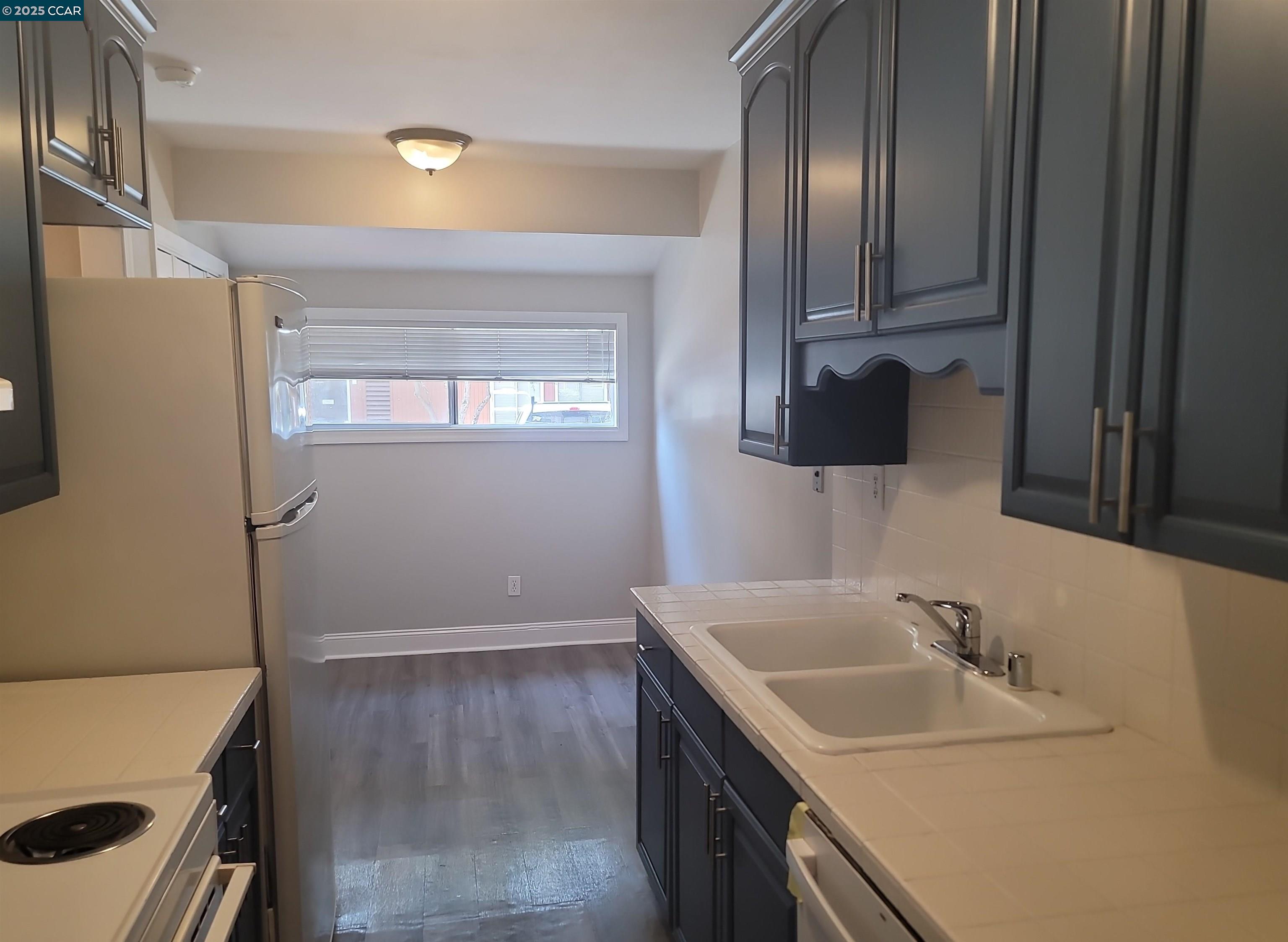 Detail Gallery Image 5 of 28 For 3051 Treat Blvd #129,  Concord,  CA 94518 - 1 Beds | 1 Baths