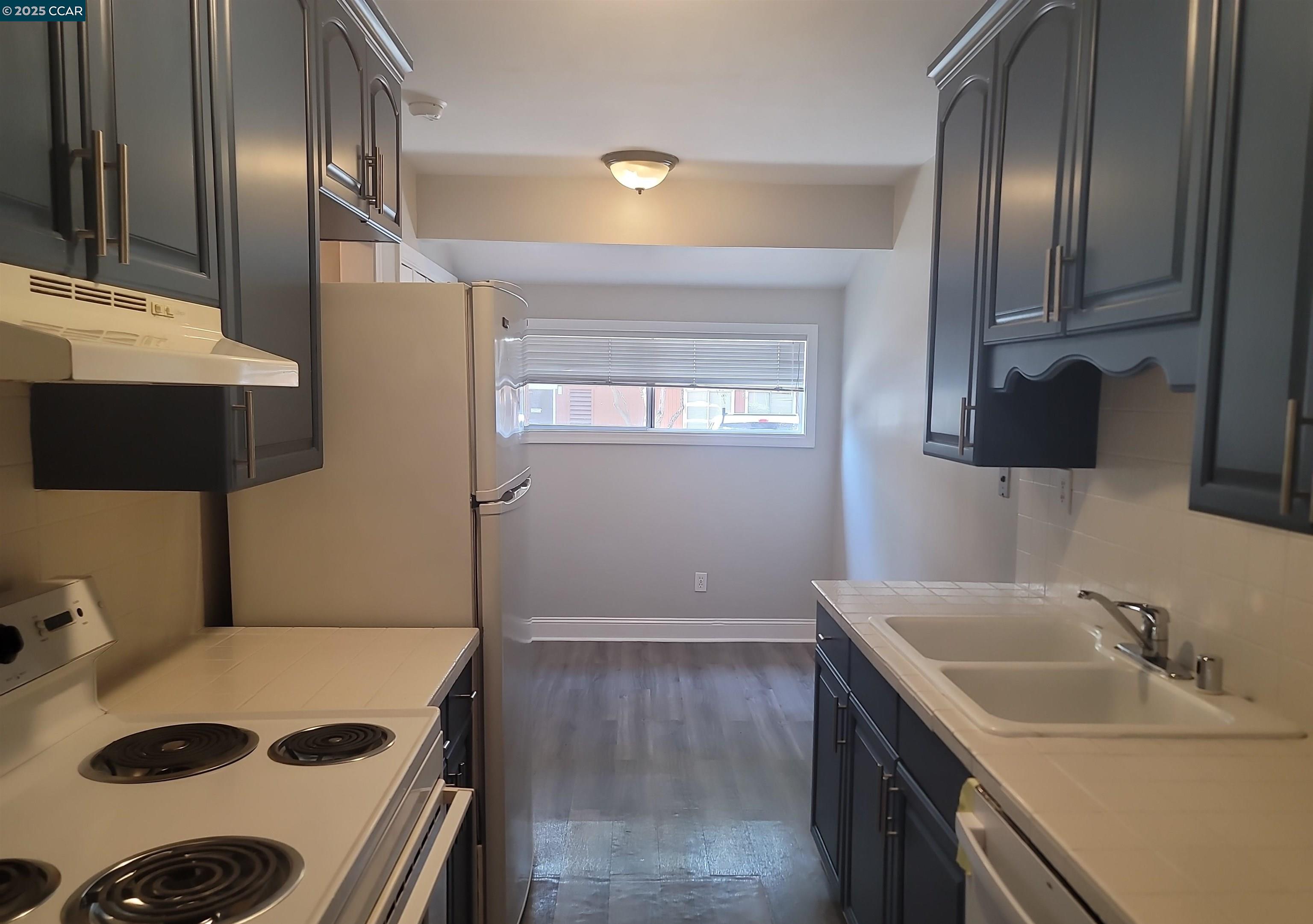 Detail Gallery Image 10 of 28 For 3051 Treat Blvd #129,  Concord,  CA 94518 - 1 Beds | 1 Baths