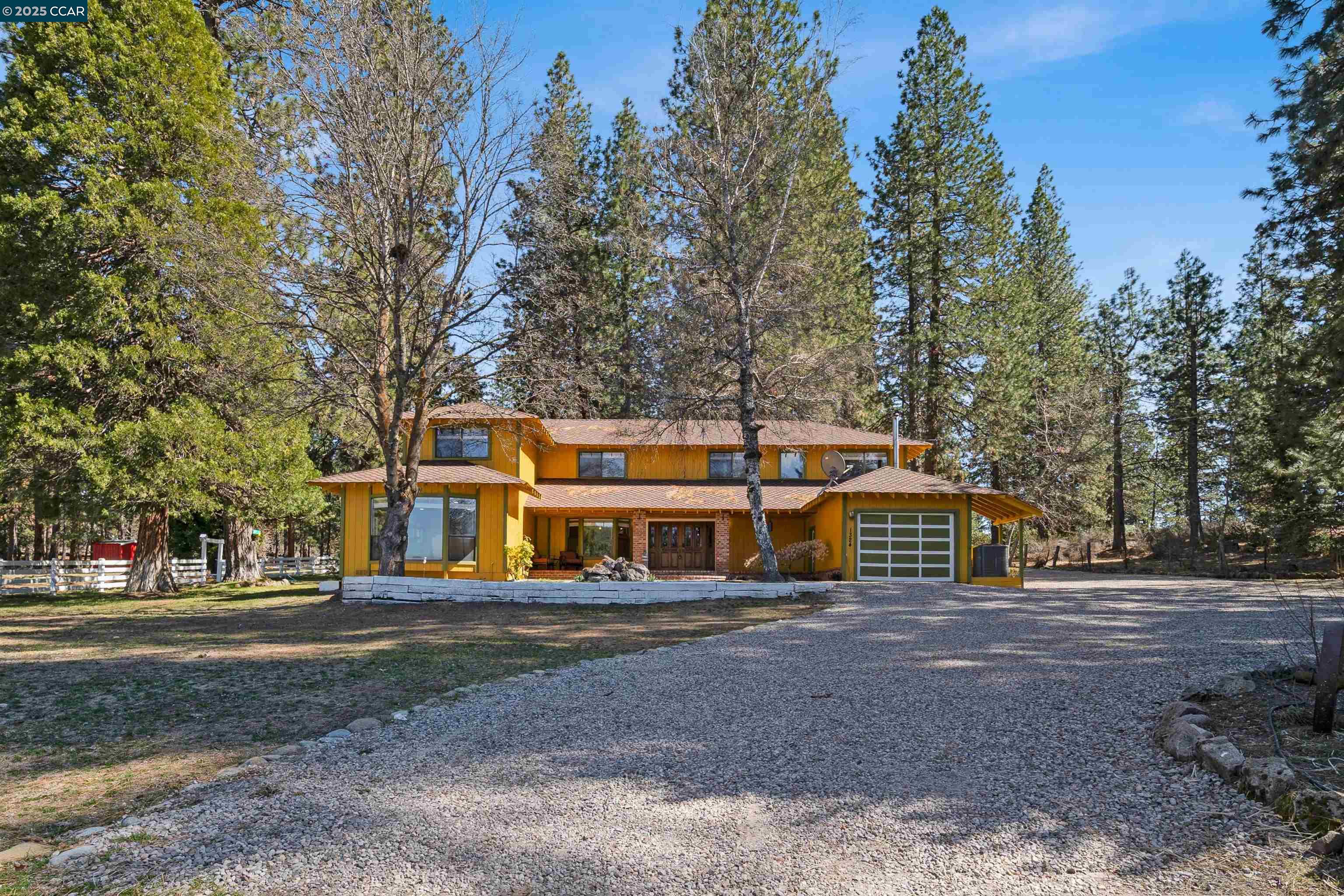 Detail Gallery Image 2 of 60 For 1324 Alves Dr, Weed,  CA 96094 - 4 Beds | 3 Baths