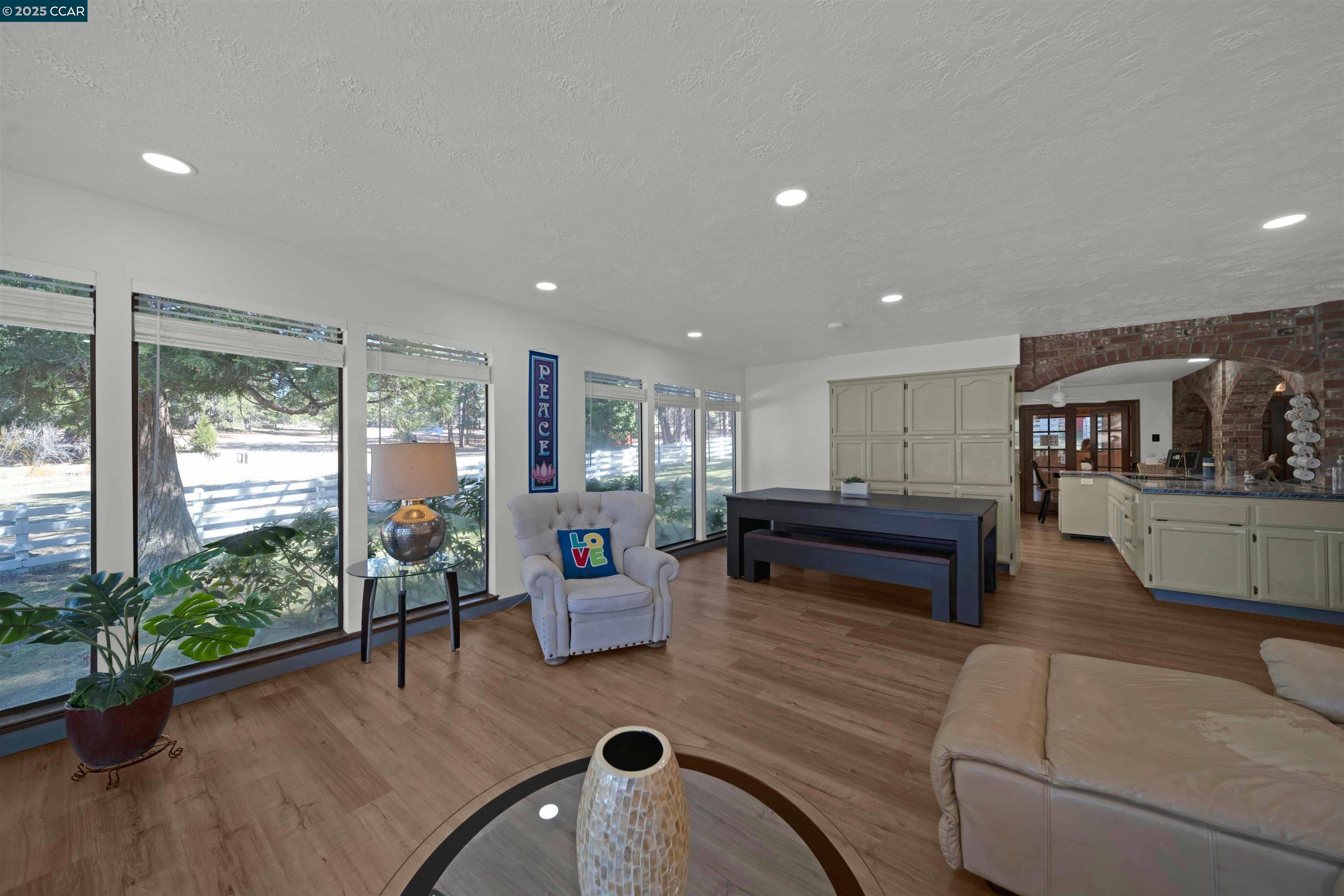 Detail Gallery Image 7 of 60 For 1324 Alves Dr, Weed,  CA 96094 - 4 Beds | 3 Baths