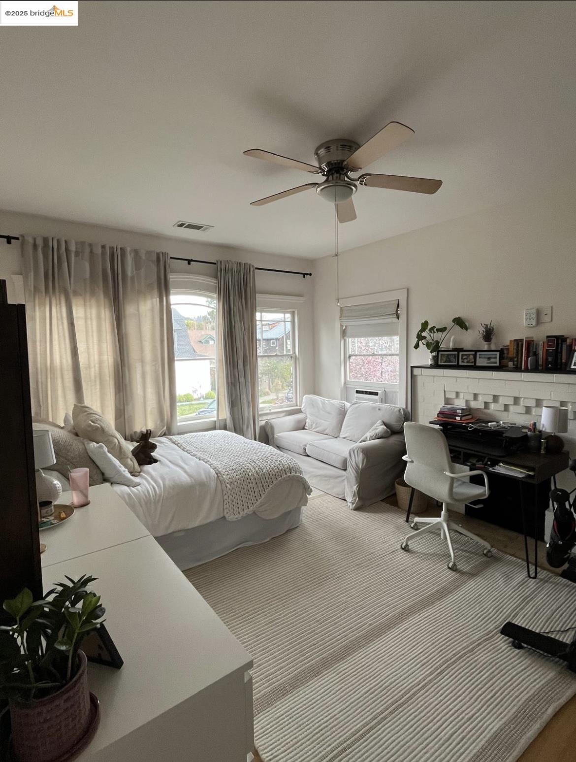 2942 HILLEGASS AVE # 3, Berkeley, California 94705, 1 Bedroom Bedrooms, 3 Rooms Rooms,1 BathroomBathrooms,Residential Lease,For Rent,2942 HILLEGASS AVE # 3,41100803