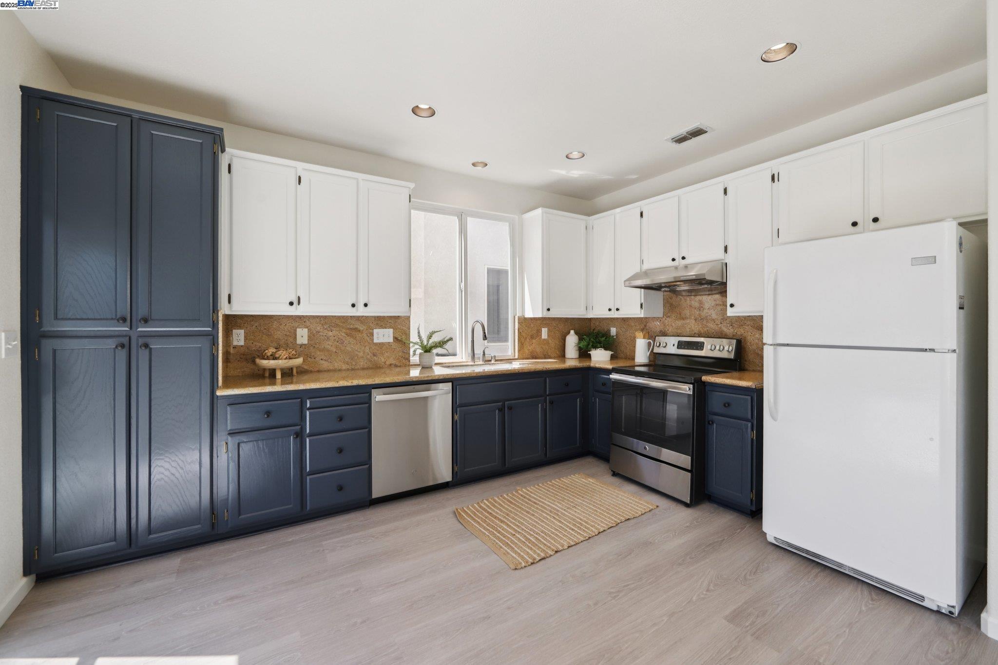 Detail Gallery Image 12 of 39 For 99 Elder Dr, Pacheco,  CA 94553 - 4 Beds | 2/1 Baths
