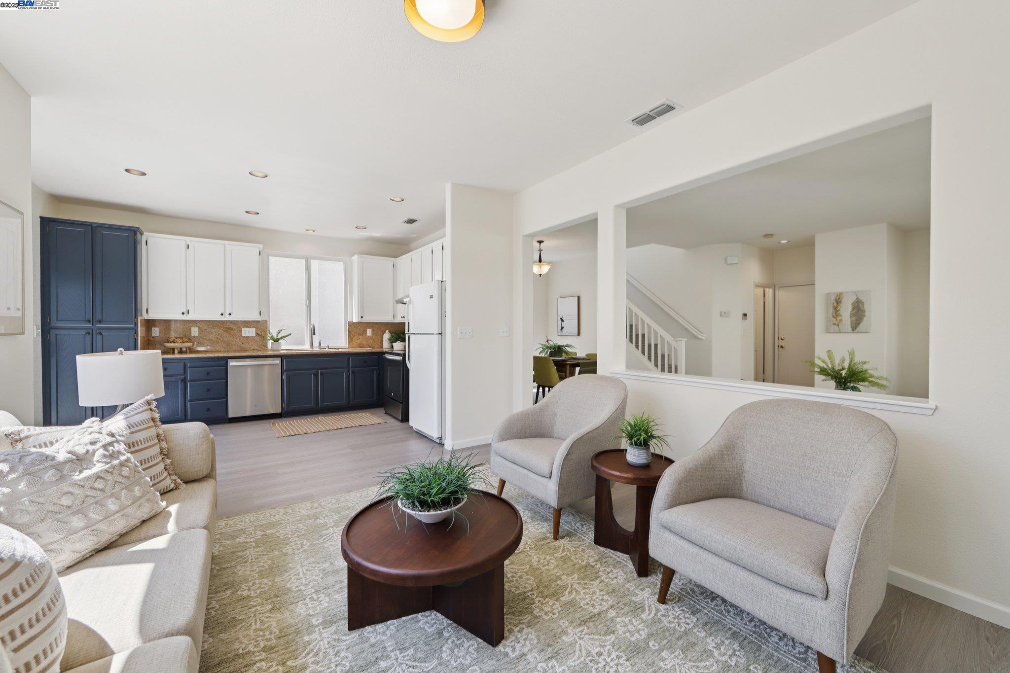Detail Gallery Image 10 of 39 For 99 Elder Dr, Pacheco,  CA 94553 - 4 Beds | 2/1 Baths