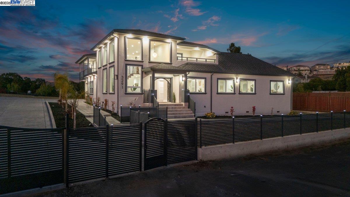 Detail Gallery Image 1 of 1 For 3291 D St, Hayward,  CA 94541 - 6 Beds | 5/1 Baths