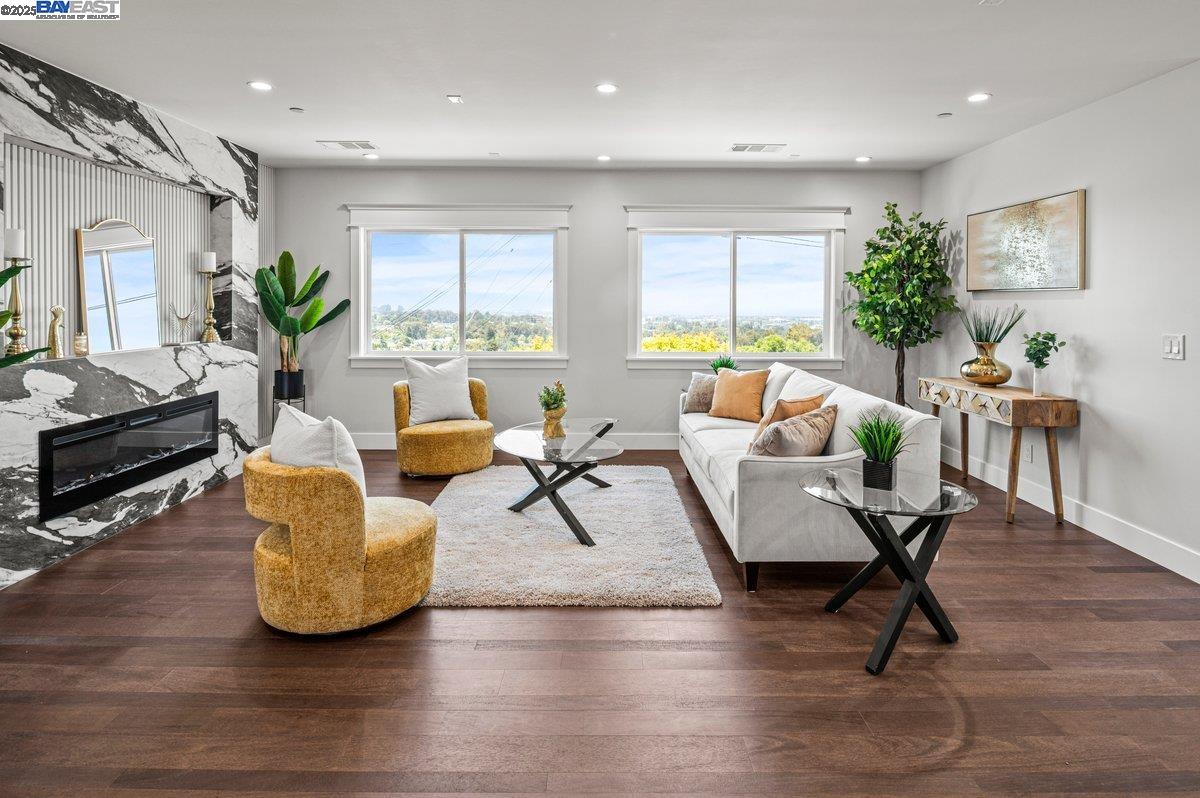 Detail Gallery Image 14 of 57 For 3291 D St, Hayward,  CA 94541 - 6 Beds | 5/1 Baths