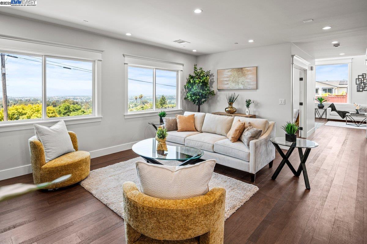 Detail Gallery Image 15 of 57 For 3291 D St, Hayward,  CA 94541 - 6 Beds | 5/1 Baths