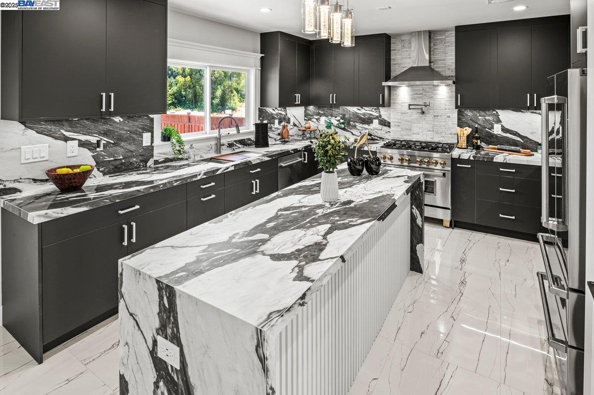 Detail Gallery Image 19 of 57 For 3291 D St, Hayward,  CA 94541 - 6 Beds | 5/1 Baths