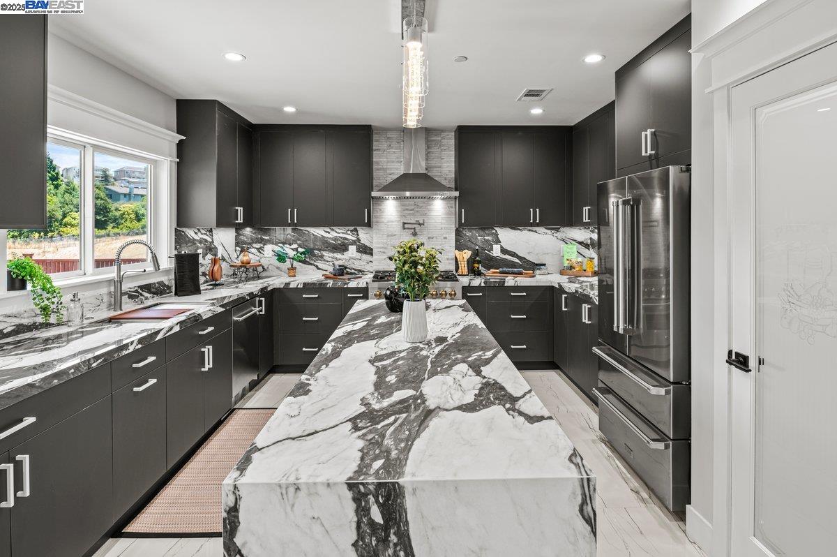 Detail Gallery Image 22 of 57 For 3291 D St, Hayward,  CA 94541 - 6 Beds | 5/1 Baths