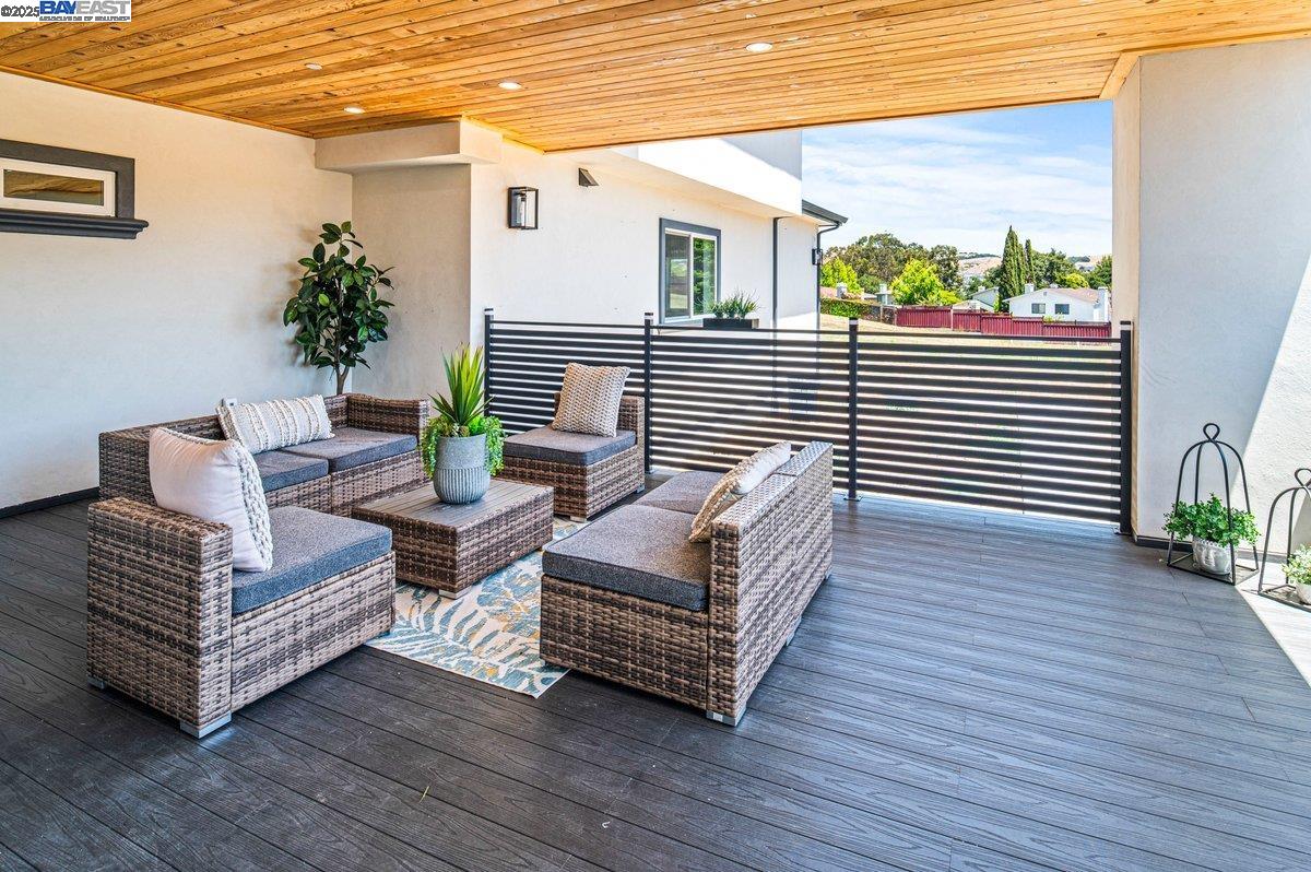 Detail Gallery Image 25 of 57 For 3291 D St, Hayward,  CA 94541 - 6 Beds | 5/1 Baths