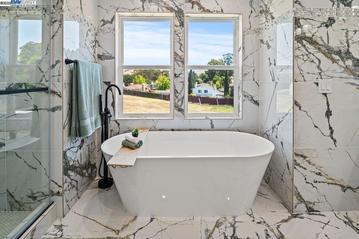 Detail Gallery Image 36 of 57 For 3291 D St, Hayward,  CA 94541 - 6 Beds | 5/1 Baths