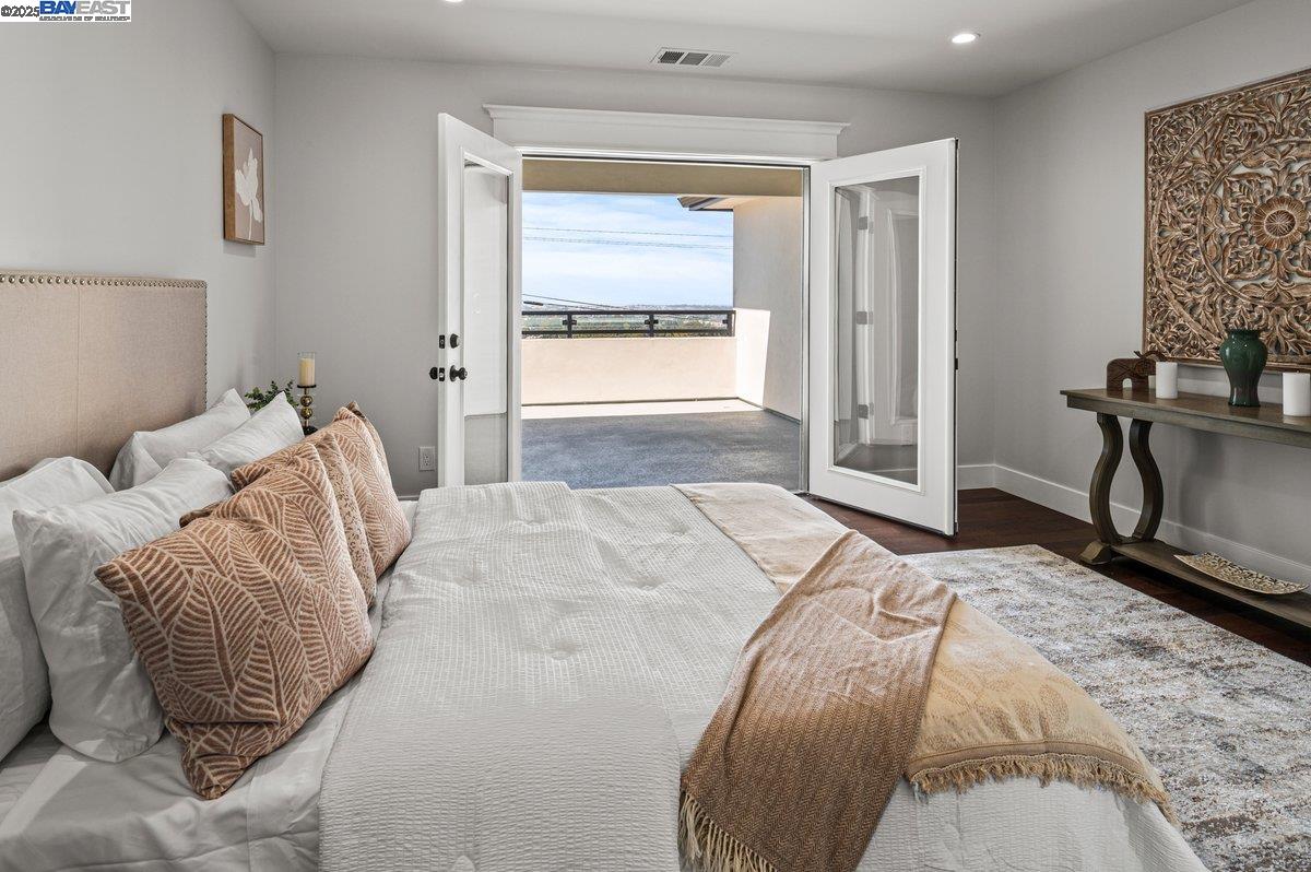 Detail Gallery Image 40 of 57 For 3291 D St, Hayward,  CA 94541 - 6 Beds | 5/1 Baths