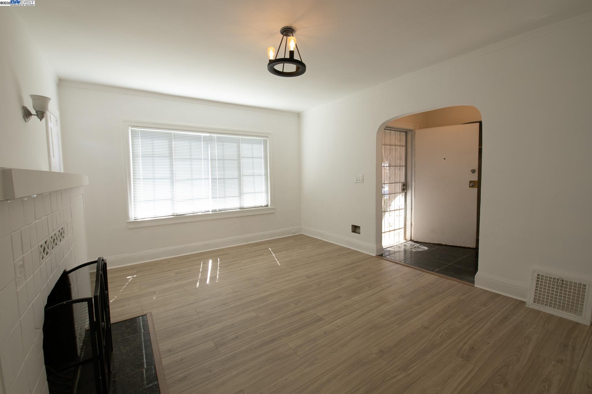 7800 Lockwood St, Oakland, California 94621, 3 Bedrooms Bedrooms, 6 Rooms Rooms,2 BathroomsBathrooms,Residential Lease,For Rent,7800 Lockwood St,41100817