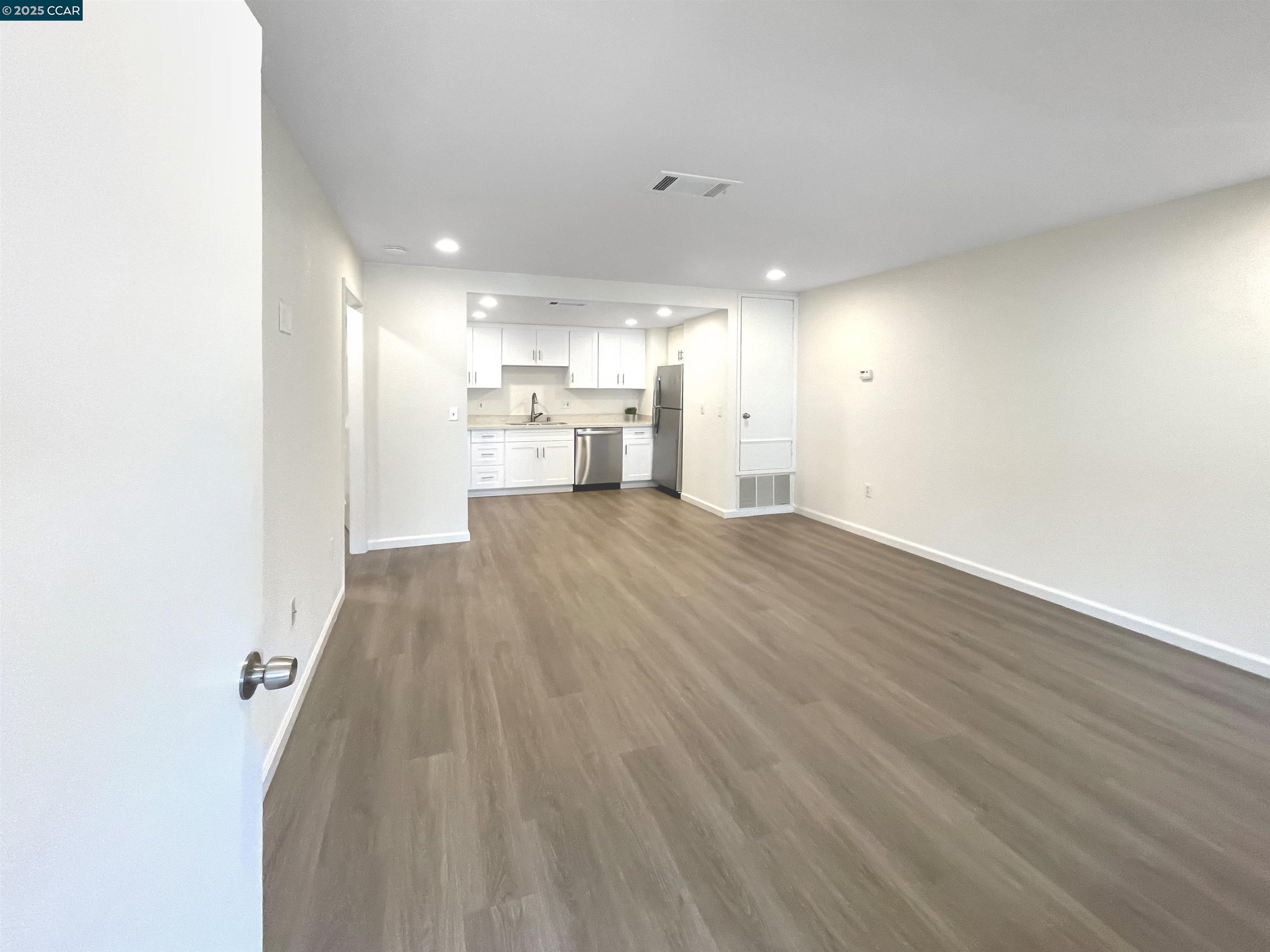 Photo #2: 41100820 Listing 