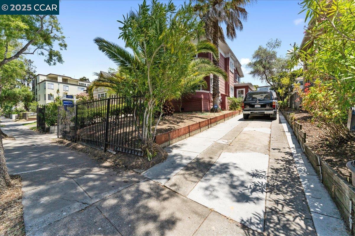 Detail Gallery Image 6 of 48 For 1625 Martin Luther King Jr Way, Berkeley,  CA 94709 - – Beds | – Baths