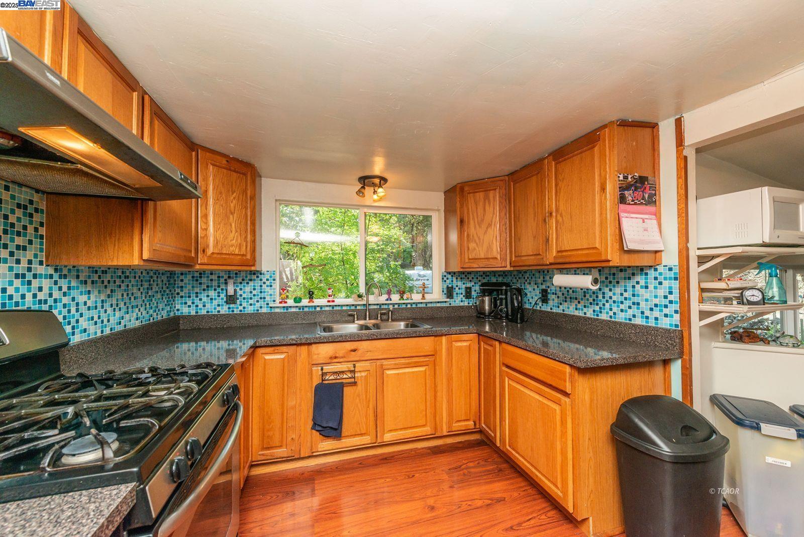 Detail Gallery Image 14 of 47 For 2940 Dutch Creek, Junction City,  CA 96048 - 2 Beds | 1 Baths