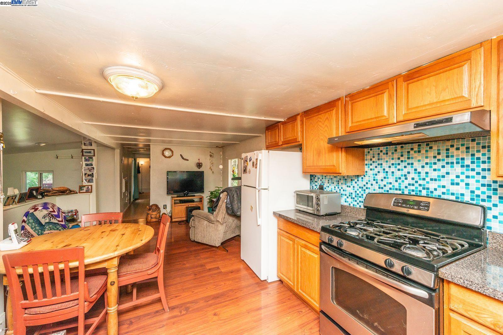 Detail Gallery Image 16 of 47 For 2940 Dutch Creek, Junction City,  CA 96048 - 2 Beds | 1 Baths