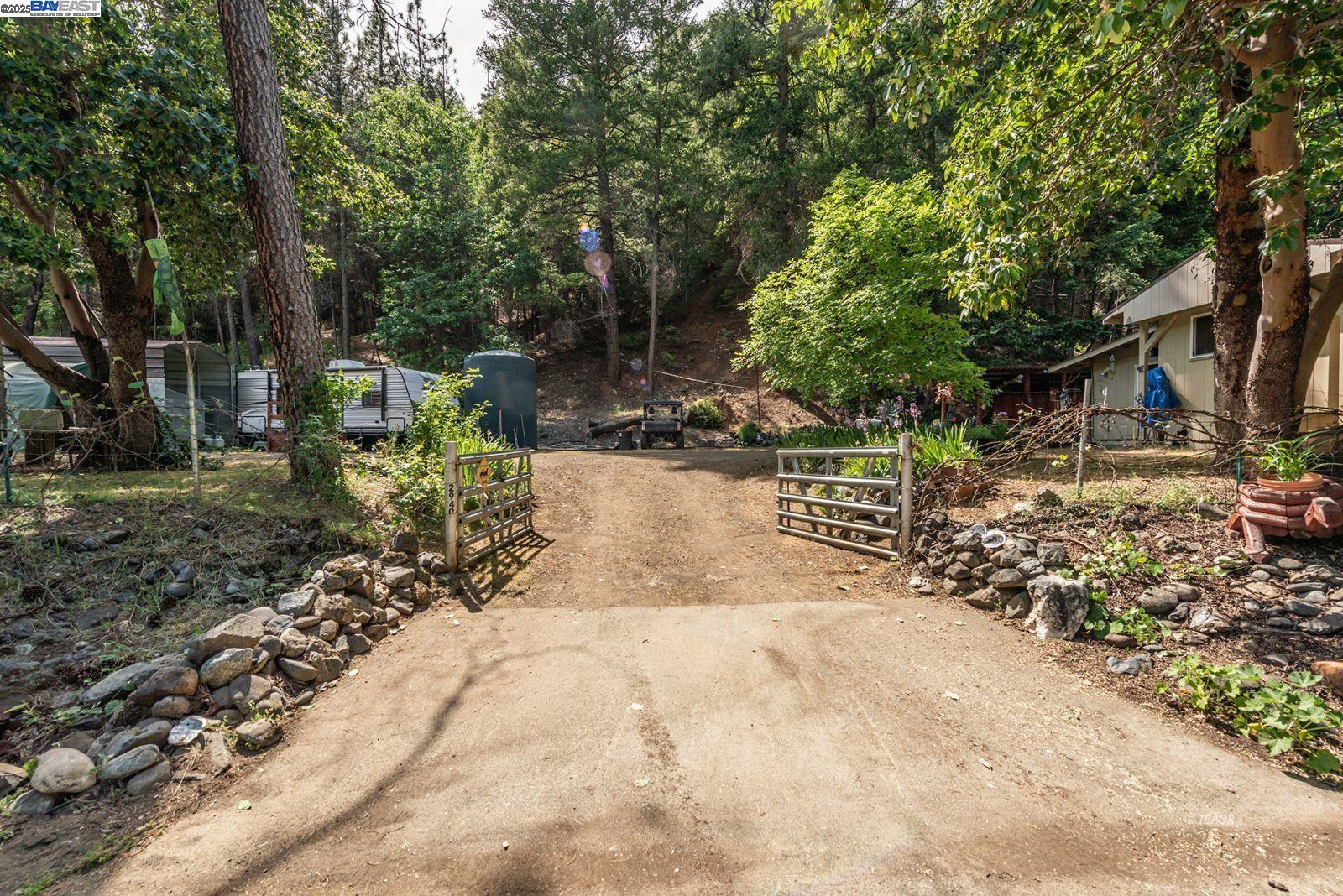 Detail Gallery Image 4 of 47 For 2940 Dutch Creek, Junction City,  CA 96048 - 2 Beds | 1 Baths