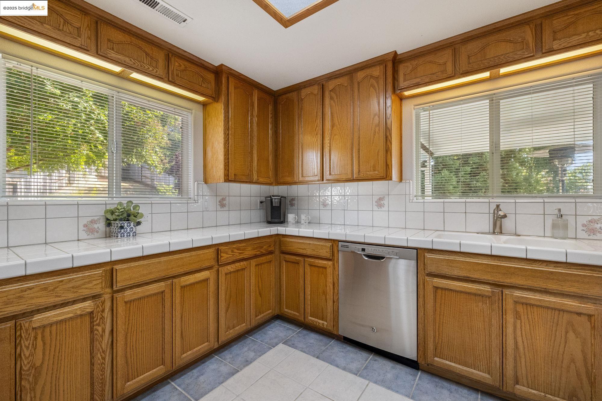 Detail Gallery Image 13 of 33 For 10677 Oak Leaf Ct, Jamestown,  CA 95327 - 3 Beds | 2 Baths