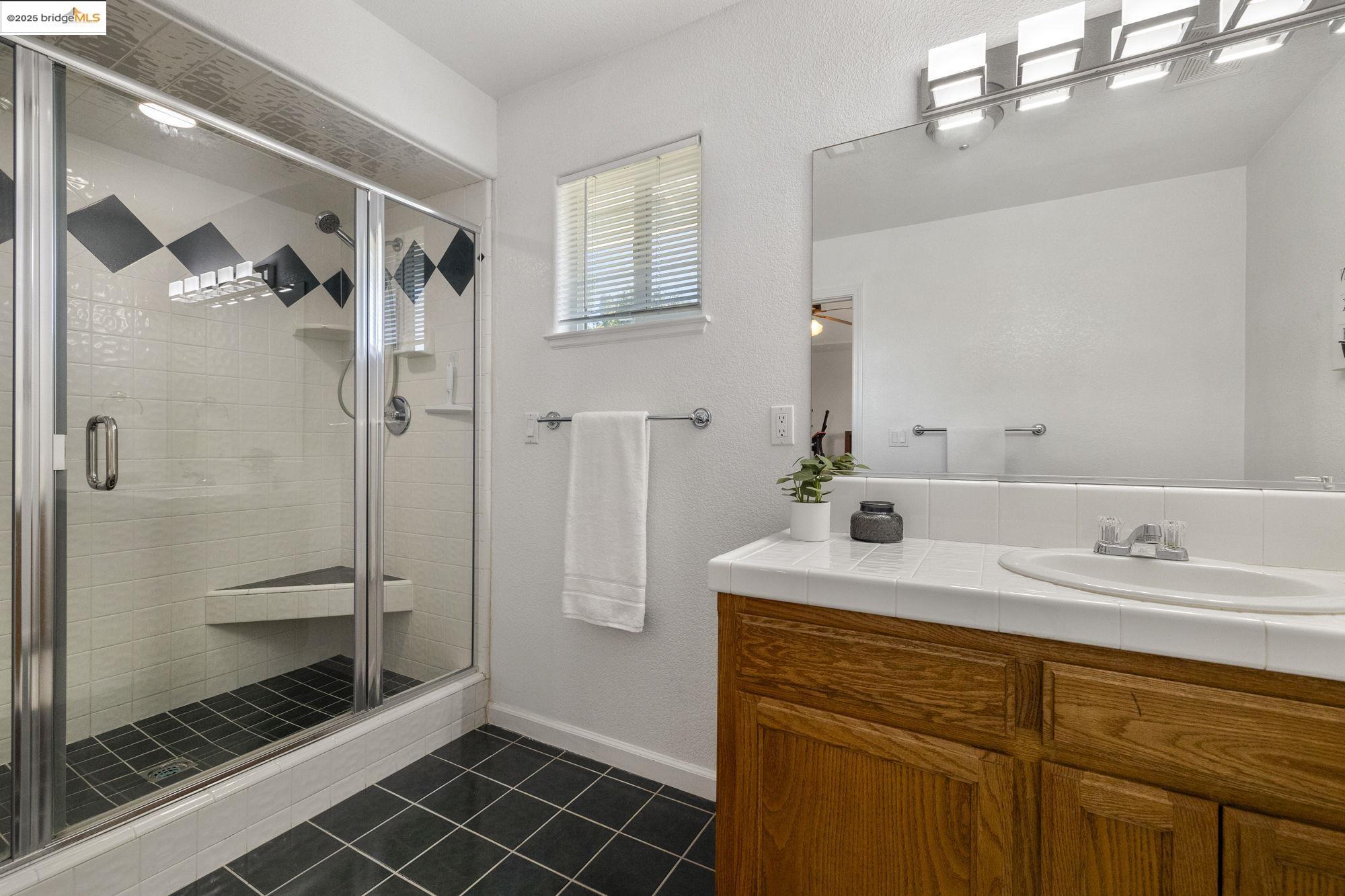 Detail Gallery Image 19 of 33 For 10677 Oak Leaf Ct, Jamestown,  CA 95327 - 3 Beds | 2 Baths