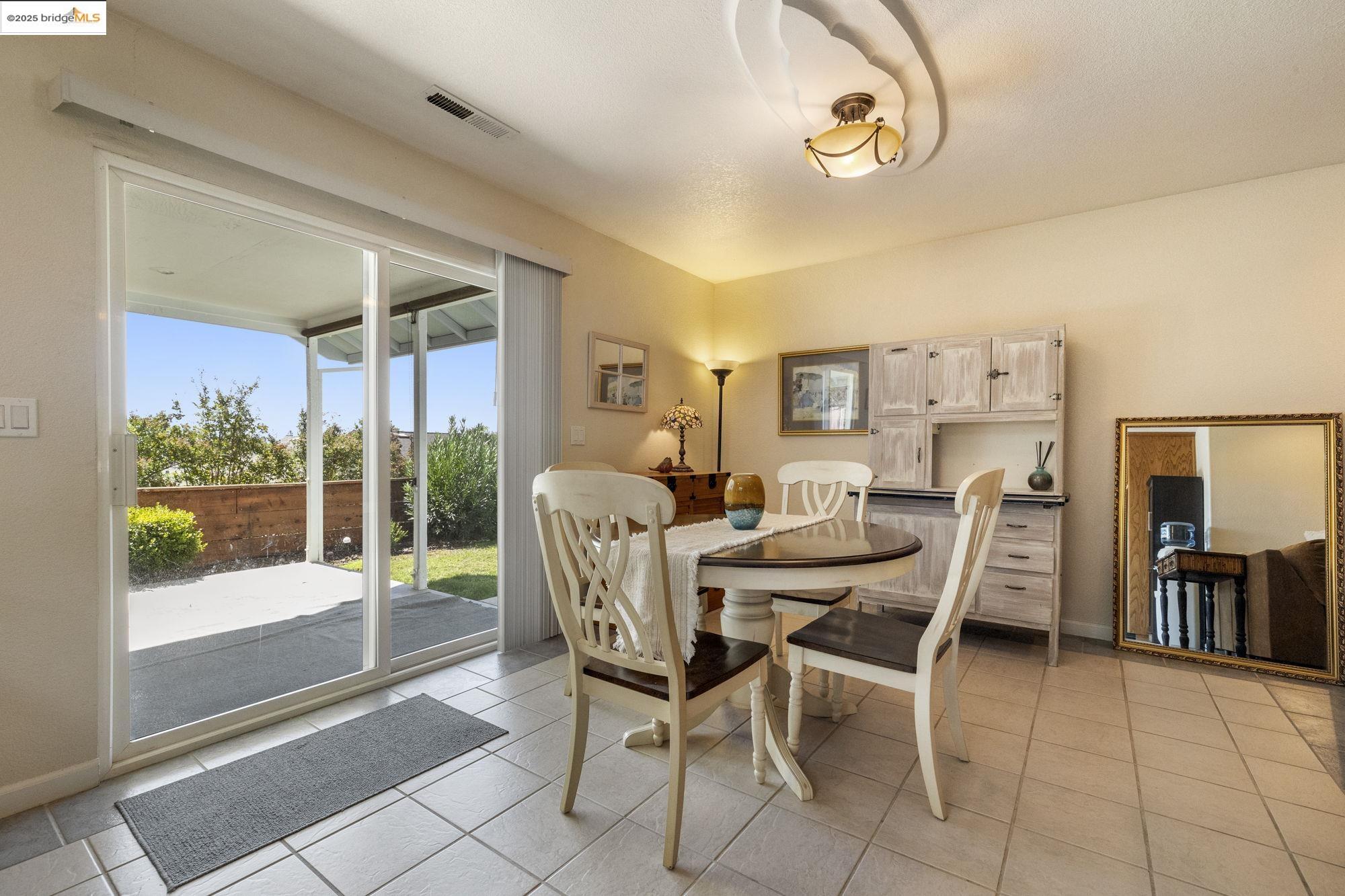 Detail Gallery Image 10 of 33 For 10677 Oak Leaf Ct, Jamestown,  CA 95327 - 3 Beds | 2 Baths